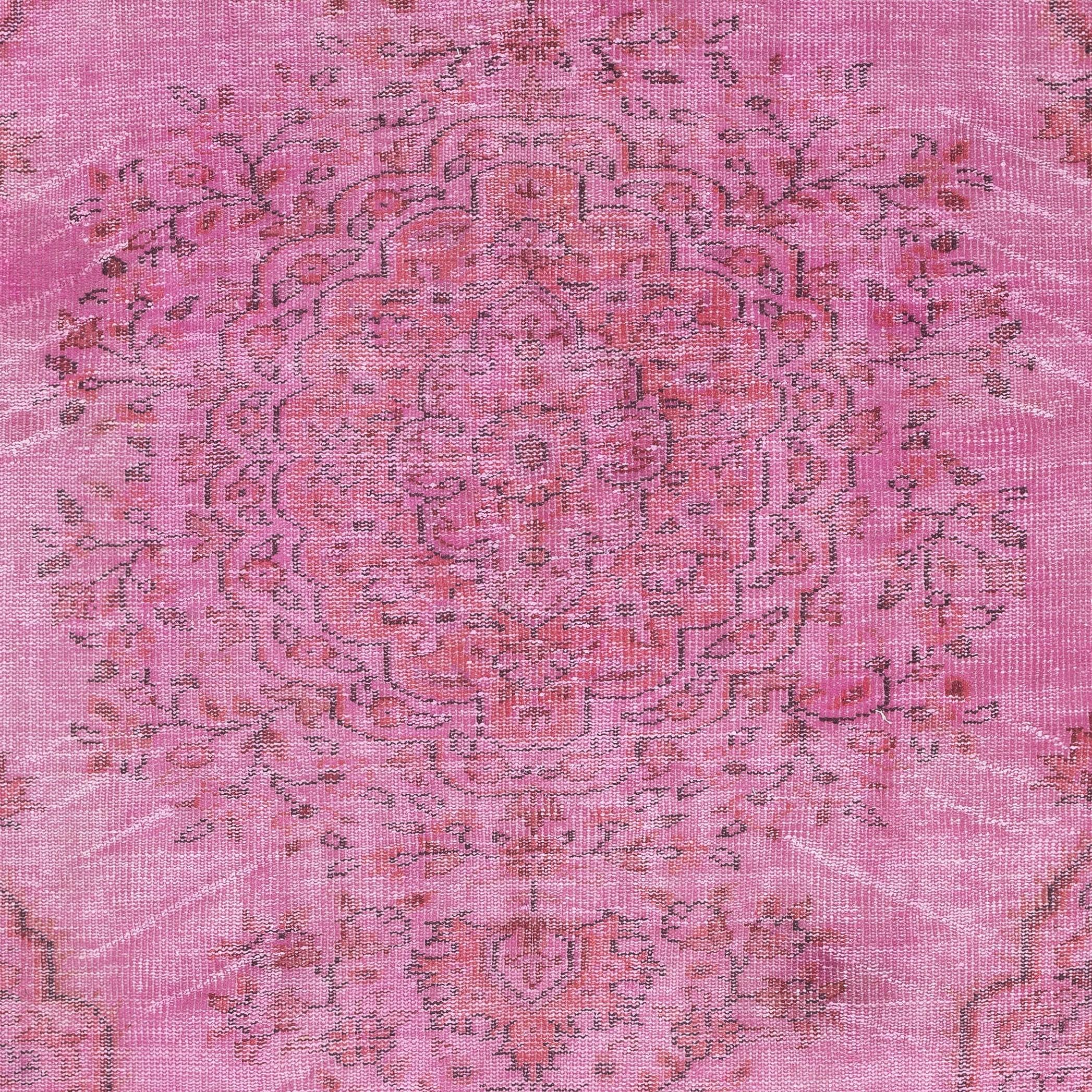 Turco Tappeto turco vintage fatto a mano 5,4x8,7 Ft sovratinto in rosa per interni moderni in vendita