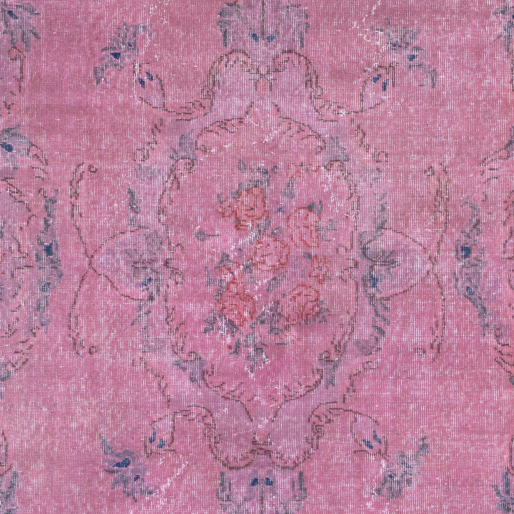 Modern 5.4x8.8 Ft Contemporary Handmade Turkish Floral Pattern Area Rug in Soft Pink For Sale