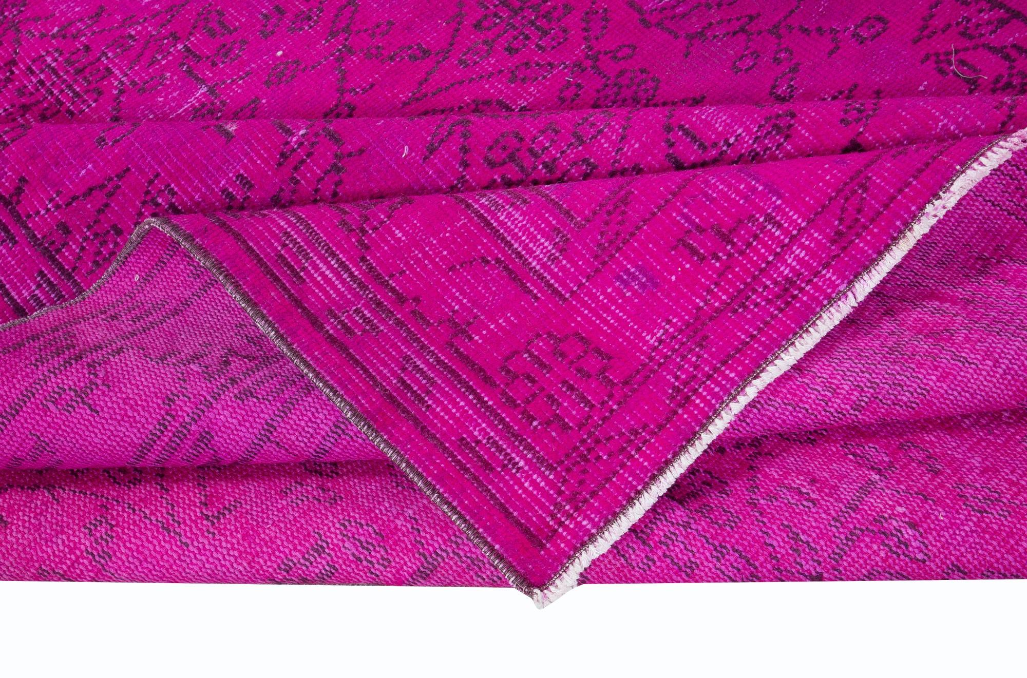 5.4x8.8 Ft Modern Handmade Turkish Bohem Rug in Hot Pink with Floral Design In Good Condition For Sale In Spring Valley, NY
