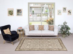 5.4x8.8 Ft Vintage Floral Design Handmade Beige Wool Rug for Farmhouse Decor