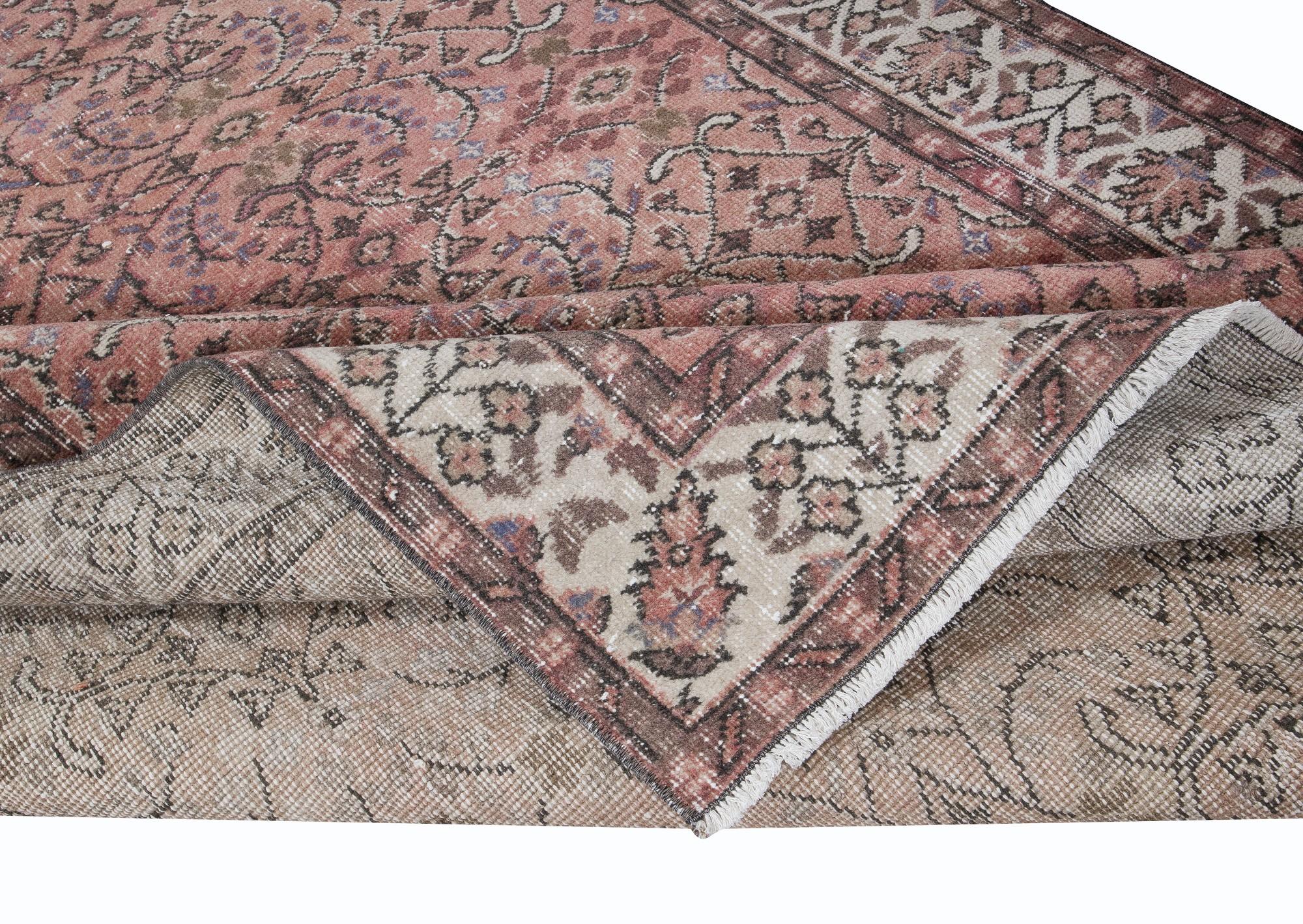 Tribal 5.4x8.8 Ft Vintage Turkish Area Rug in Red & Beige, Hand Knots Rugs Floral Carpet (tapis floral noué à la main) en vente