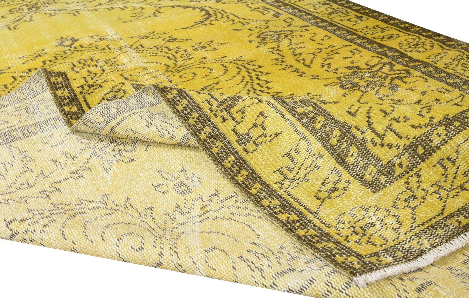 5.4x8.9 Ft Medaillon Muster Gelb Über-gefärbt Teppich, 1960er Jahre Türkisch Handmade Carpet (Moderne) im Angebot