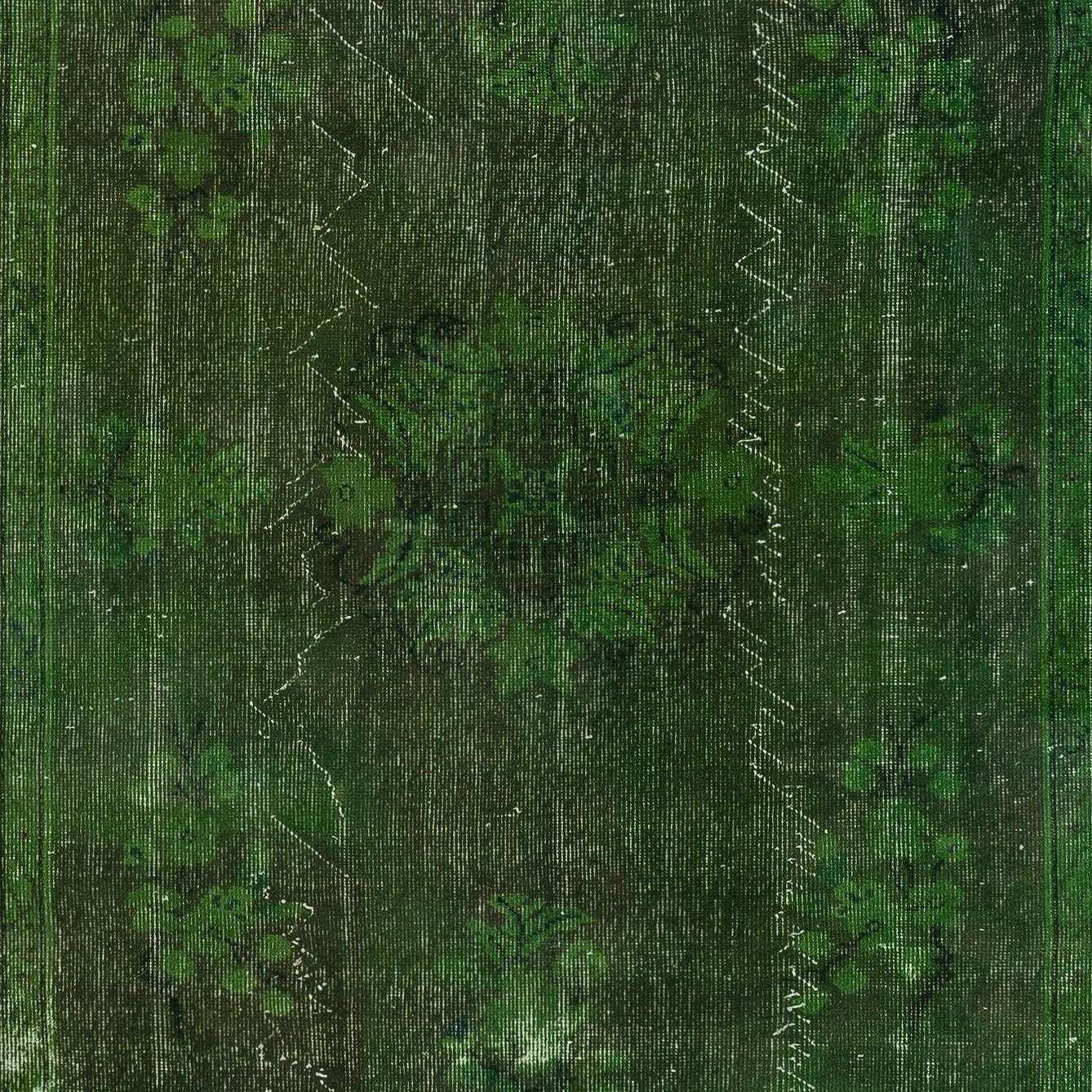 Handgefertigter Shabby Chic 5,4x9 Ft Shabby Chic Teppich in grüner Farbe. Türkischer Vorleger im Used-Look im Zustand „Gut“ im Angebot in Spring Valley, NY