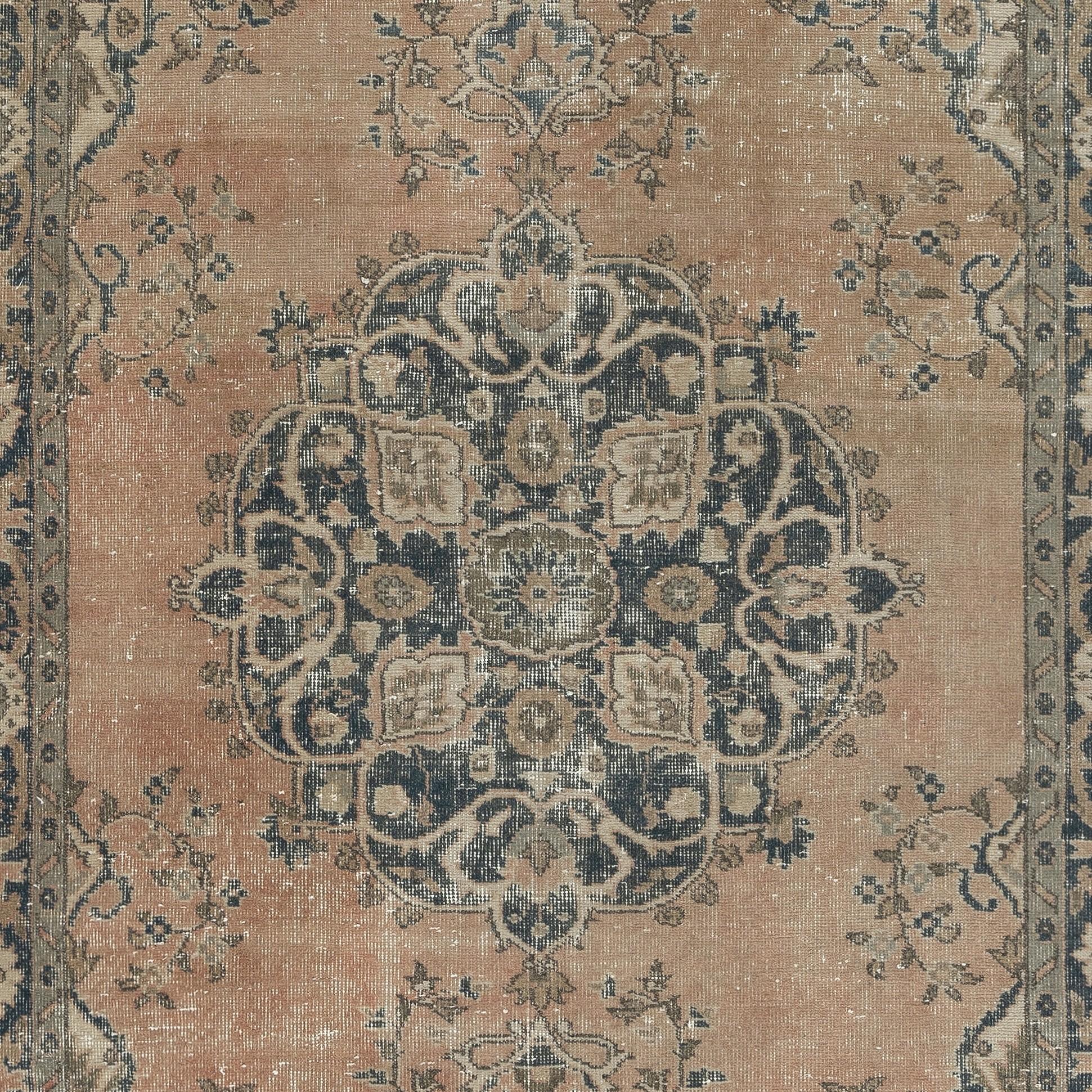 5.4x9 Ft Vintage Handmade Türkische Wolle Teppich mit Medaillon Design für Wohnzimmer (Handgeknüpft) im Angebot