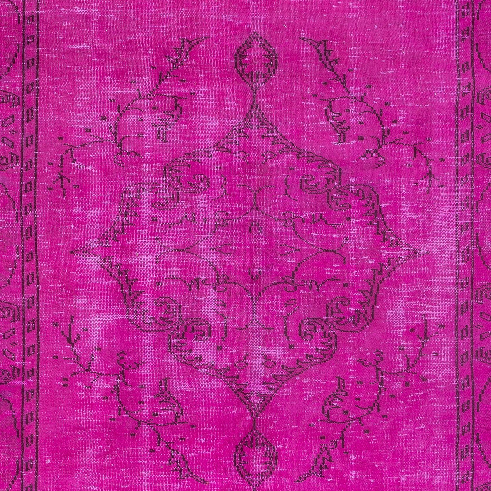 Hand-Knotted 5.4x9.3 Ft Contemporary Wool Area Rug in Pink, Handknotted in Turkey For Sale