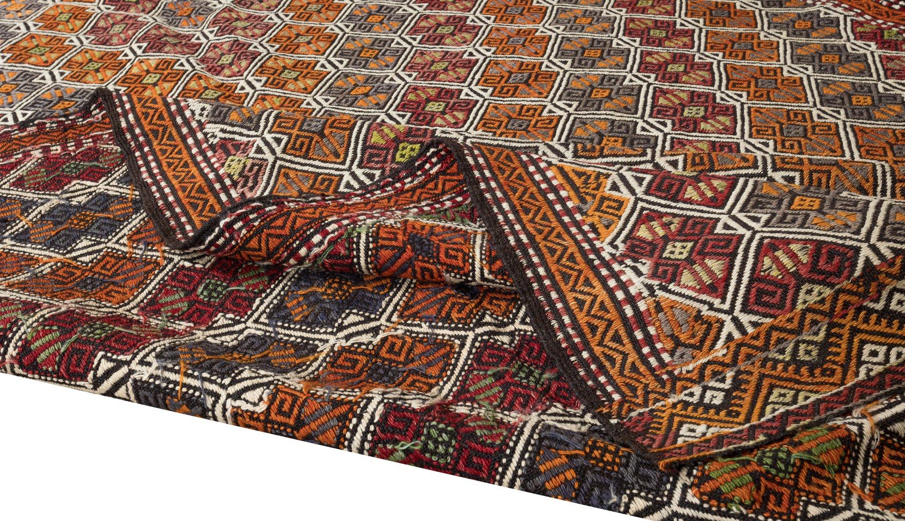 Hand-Woven 5.4x9.3 Ft Vintage Turkish Jajim Kilim, One of a Kind Handwoven Rug Made of Wool For Sale