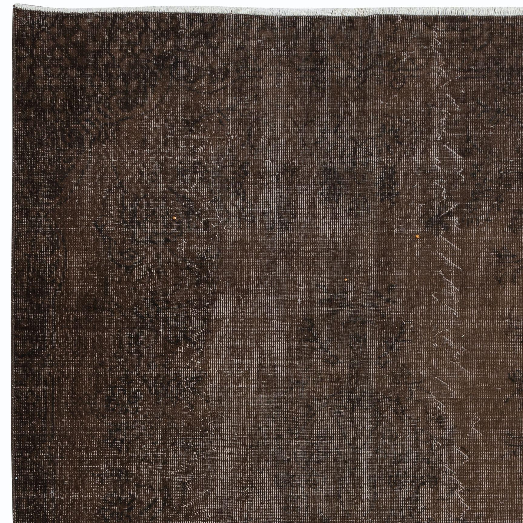 Modern 5.4x9.5 Ft Decorative Vintage Rug in Brown, Handwoven and Handknotted in Turkey For Sale