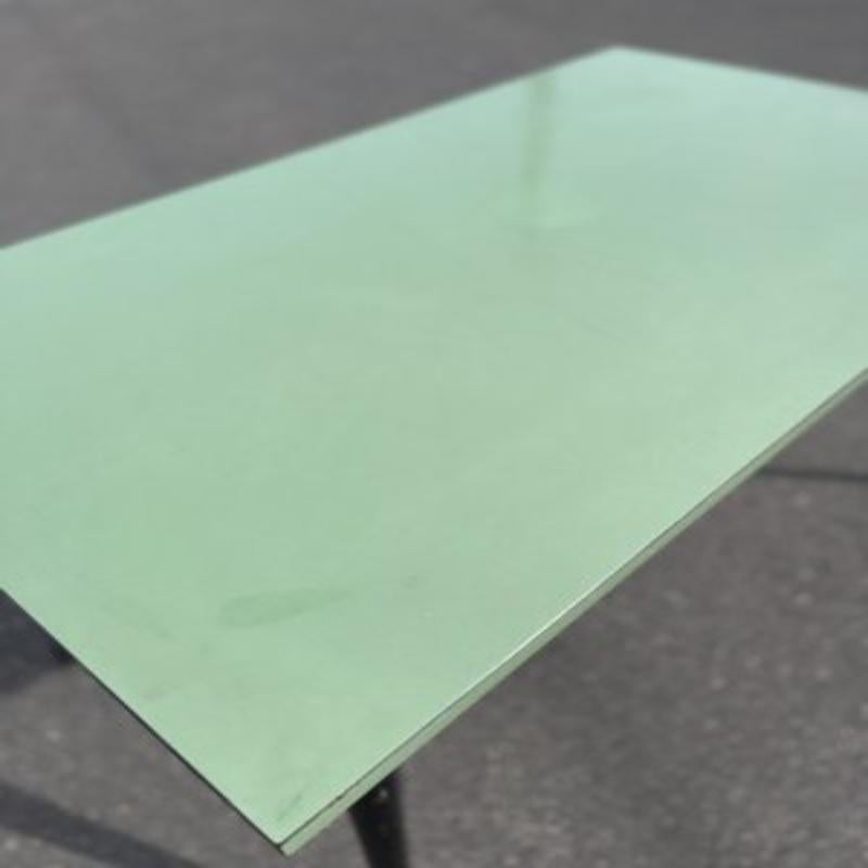 55 Table de bistrot par Xavier Pauchard pour Tolix, France, années 1950 Excellent état - En vente à Andrézieux-Bouthéon, FR