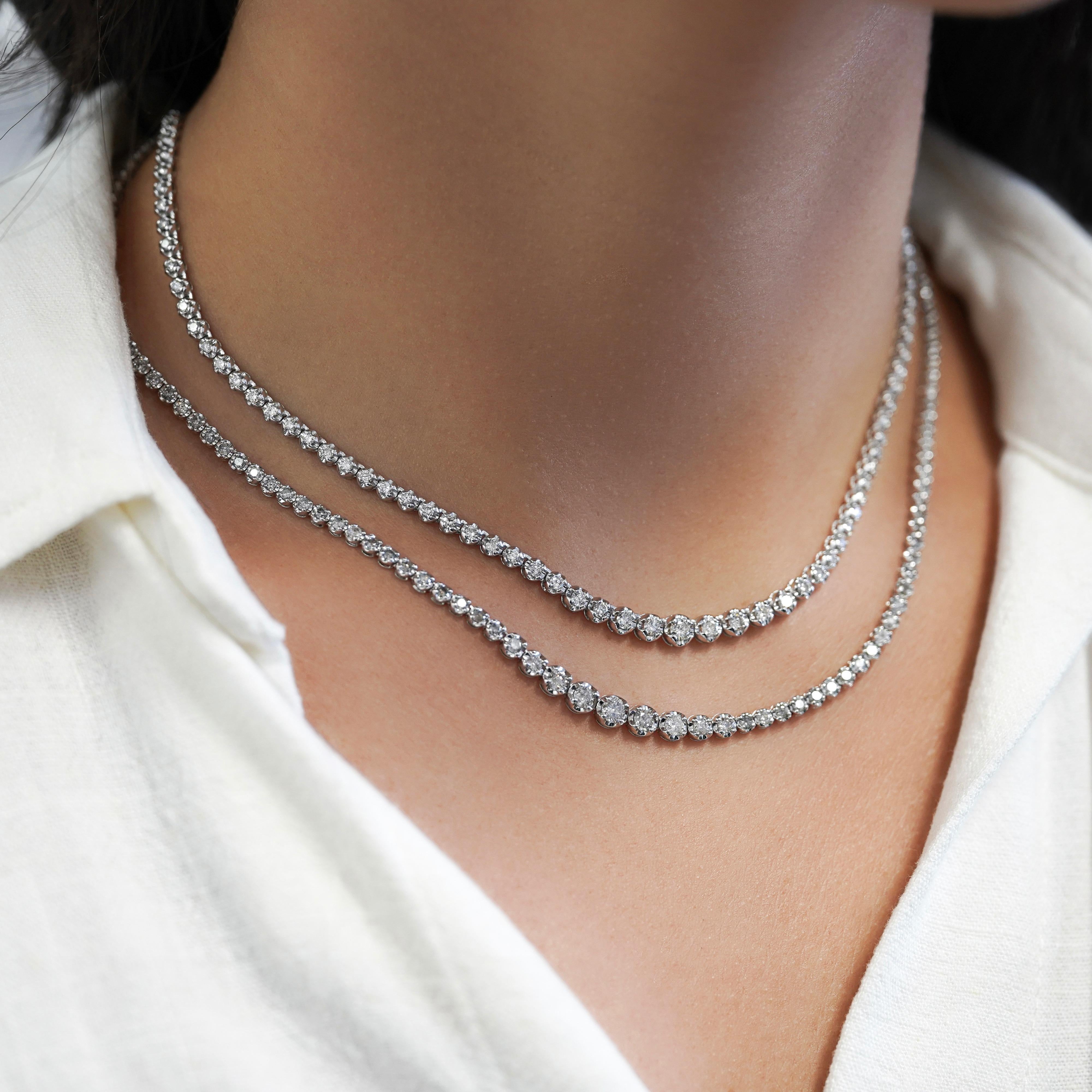 Contemporary 5.5 Carat Diamond 18K White Gold 4-Prong Graduated Tennis Necklace For Sale