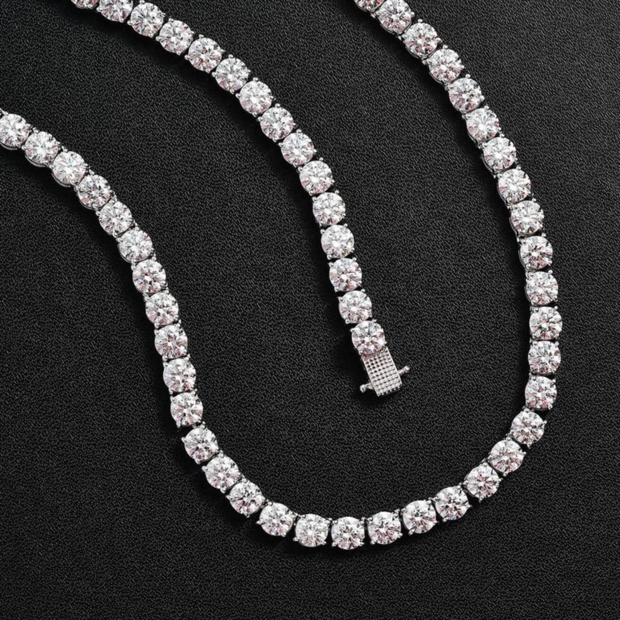 55-karätige Diamant-Tennis-Halskette  0,60 Karat pro Stück  D-E-F Farbe  VVS-Klarheit im Angebot 1
