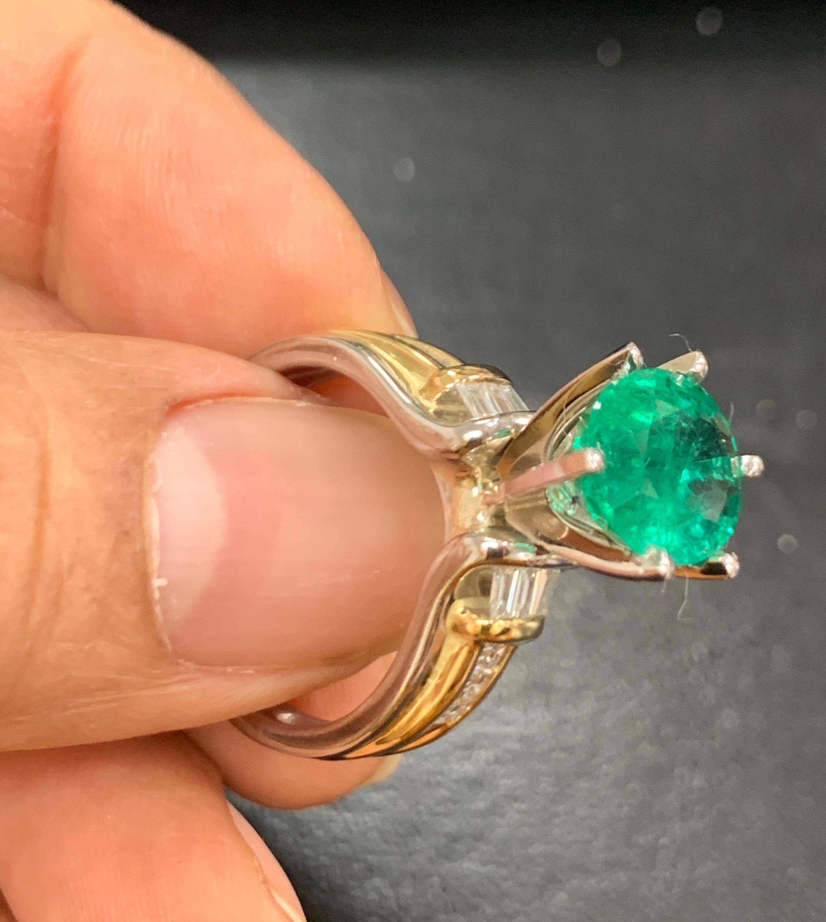 5.5 Carat Oval Cut Emerald and Diamond in 18 Karat/Platinum Two-Tone Ring Estate For Sale 10