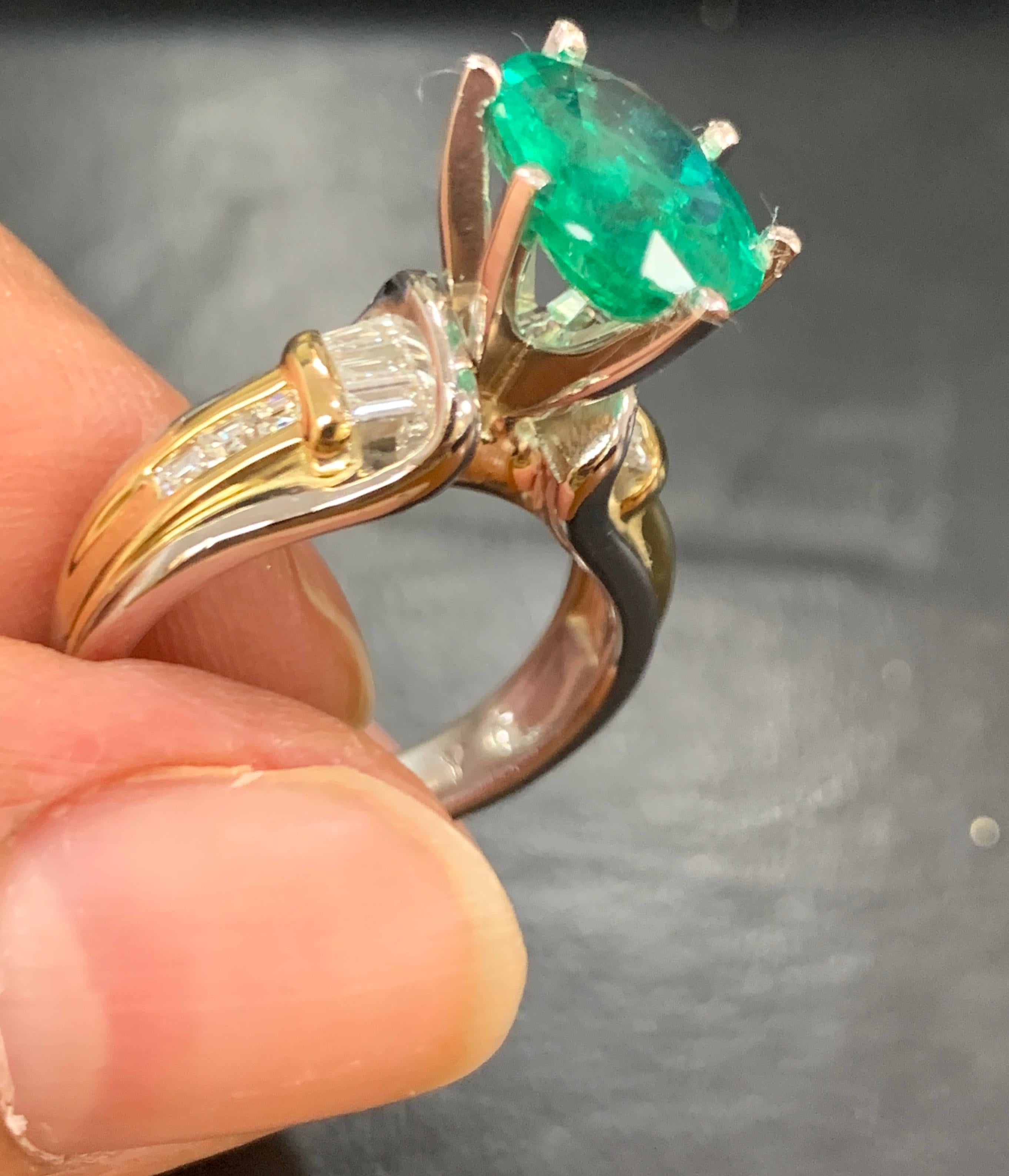 5.5 Carat Oval Cut Emerald and Diamond in 18 Karat/Platinum Two-Tone Ring Estate For Sale 11