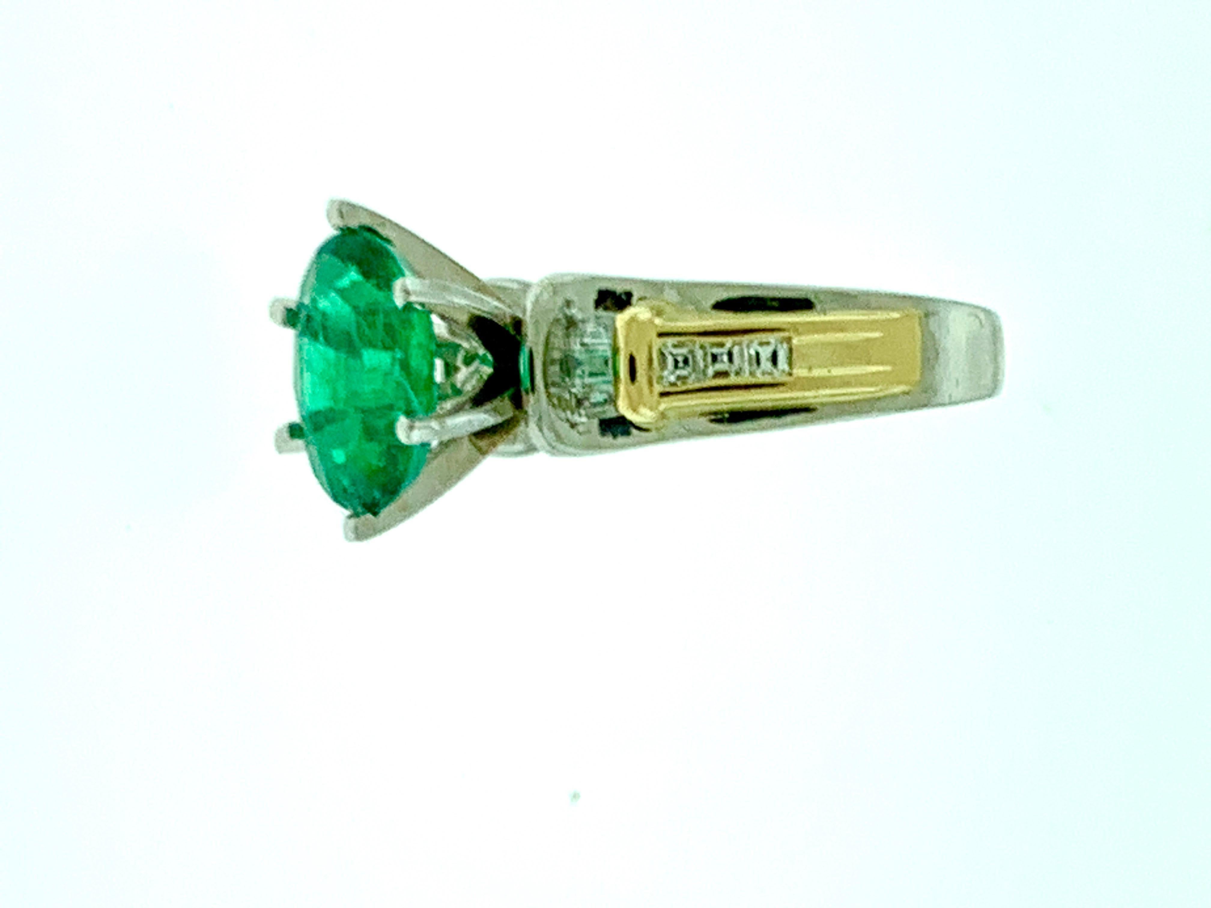 5,5 Karat Smaragd im Ovalschliff und Diamant in 18 Karat/Platin zweifarbiger Ring Nachlass im Angebot 5