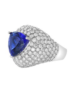 5.5 Carat Trillion Cut Tanzanite and 6 Carat Diamonds Ring 18 Karat White Gold