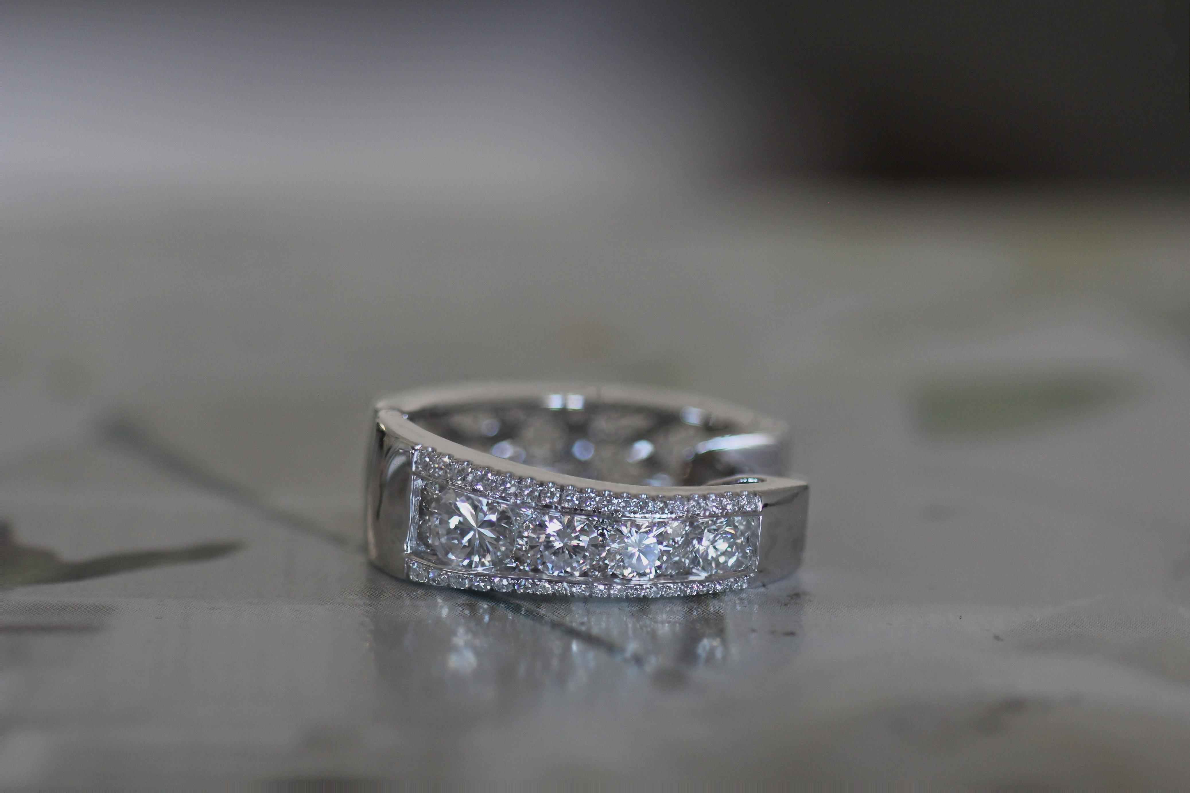 5,5 Karat TW Diamanten Kanal Satz von Diamant-Ohrringe Weißgold, Ben Dannie Damen im Angebot