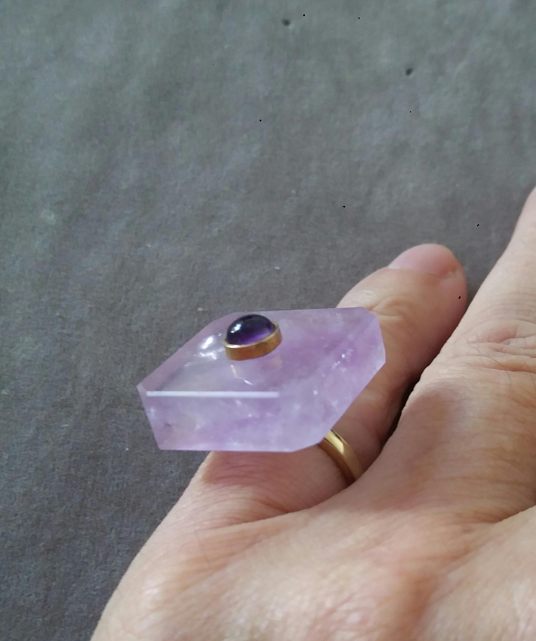 55 Carats Octagon Shape Natural Amethyst Round Amethyst Cab Yellow Gold Ring en vente 6