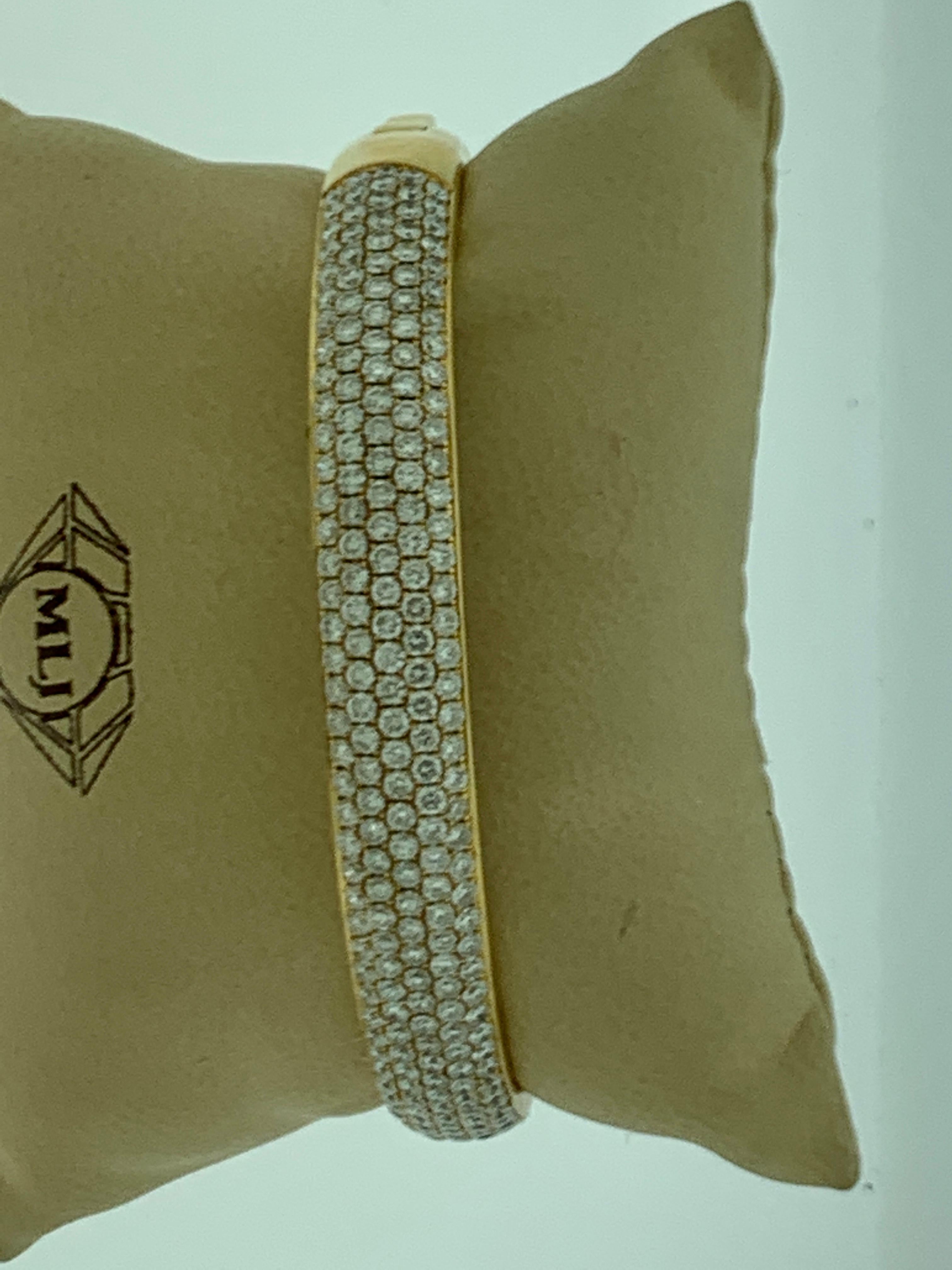 5.5 Ct Diamond Metro Women 18 Kt Yellow Gold 5-Row Diamond Pave Bangle Bracelet 4