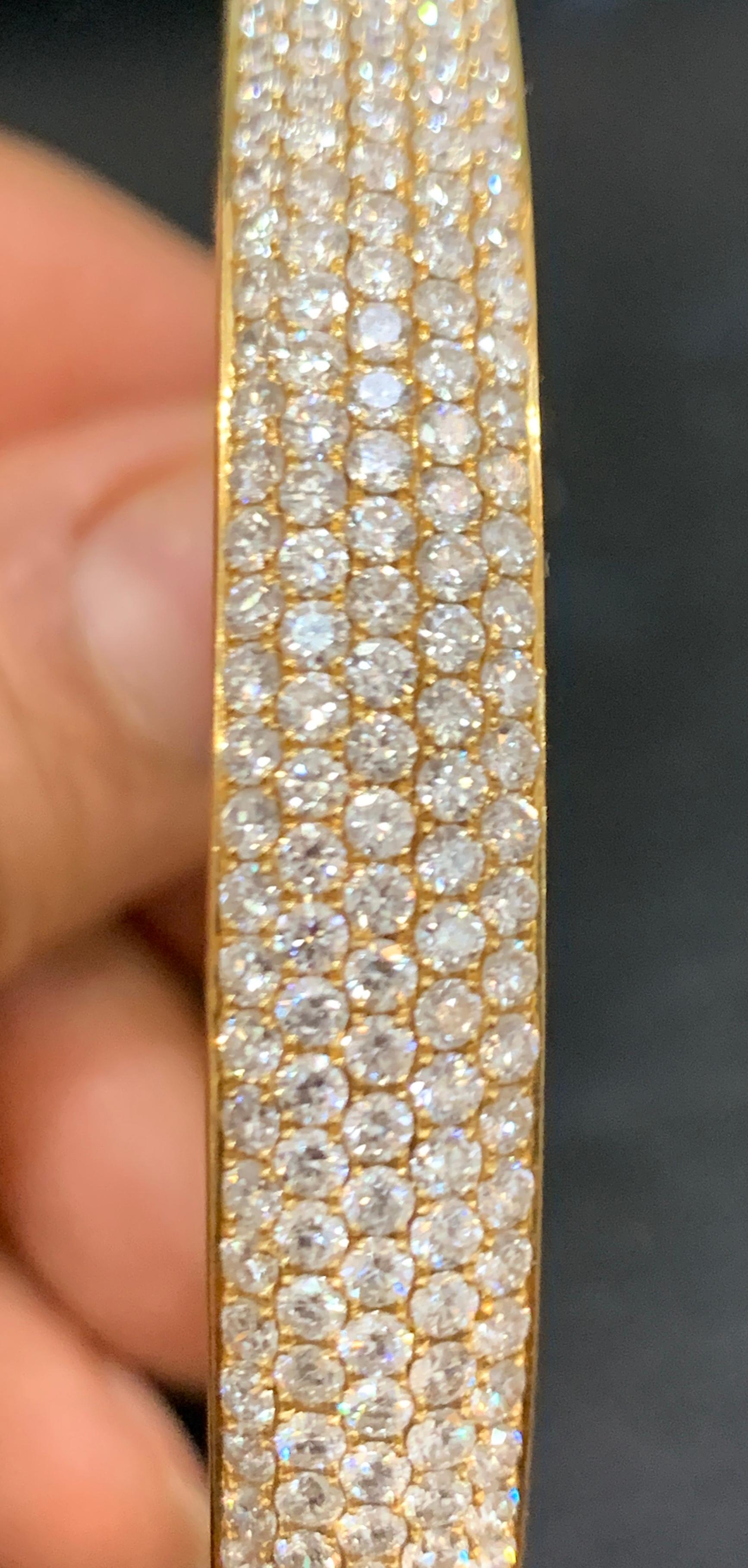 Round Cut 5.5 Ct Diamond Metro Women 18 Kt Yellow Gold 5-Row Diamond Pave Bangle Bracelet