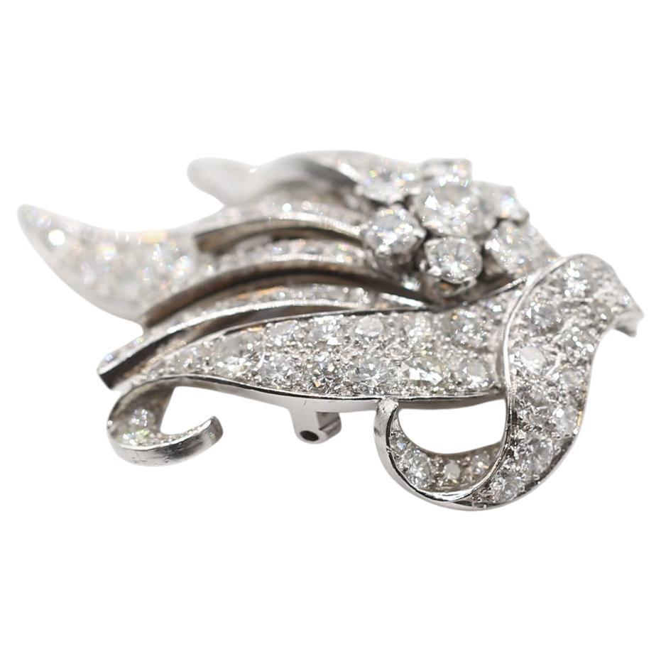 5,5 Karat Diamanten Platin Brosche Unisex, 1930 im Zustand „Gut“ im Angebot in Herzelia, Tel Aviv