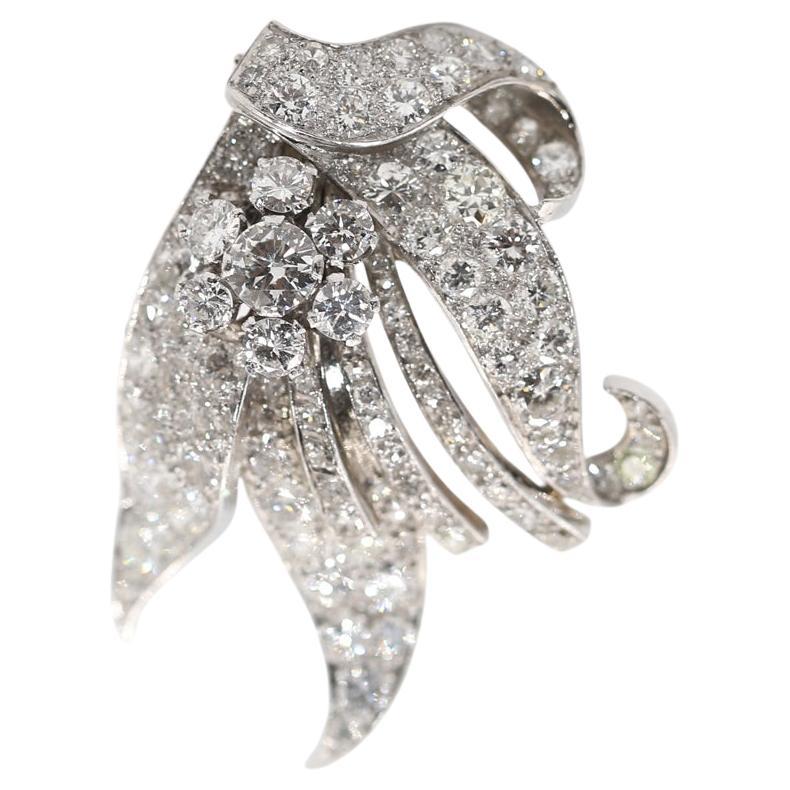 5.5 Ct Diamonds Platinum Brooch Unisex, 1930