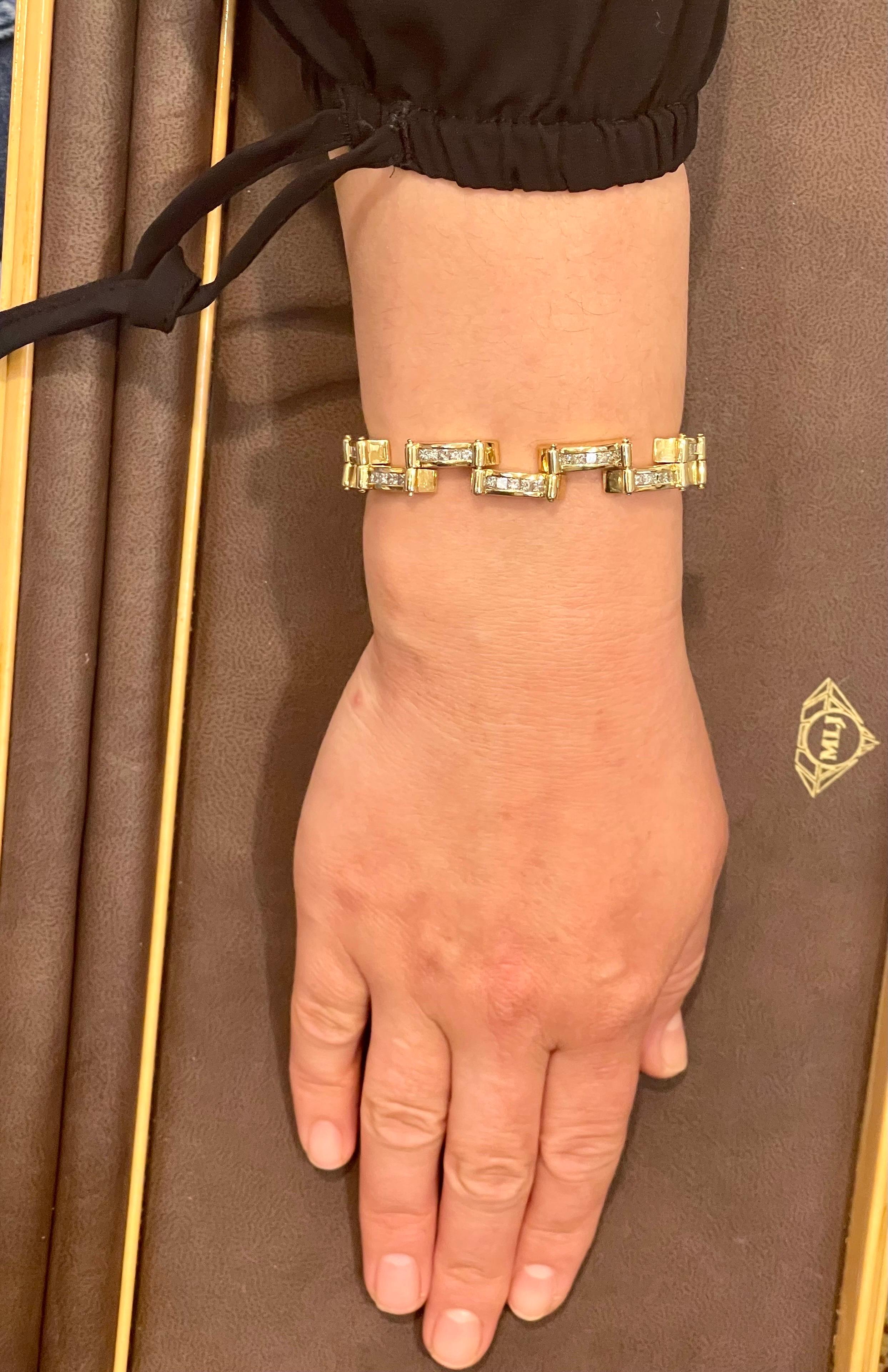 5.5 Ct Princess Cut Diamond Metro Women 18 Kt Yellow Gold Diamond Bracelet For Sale 14