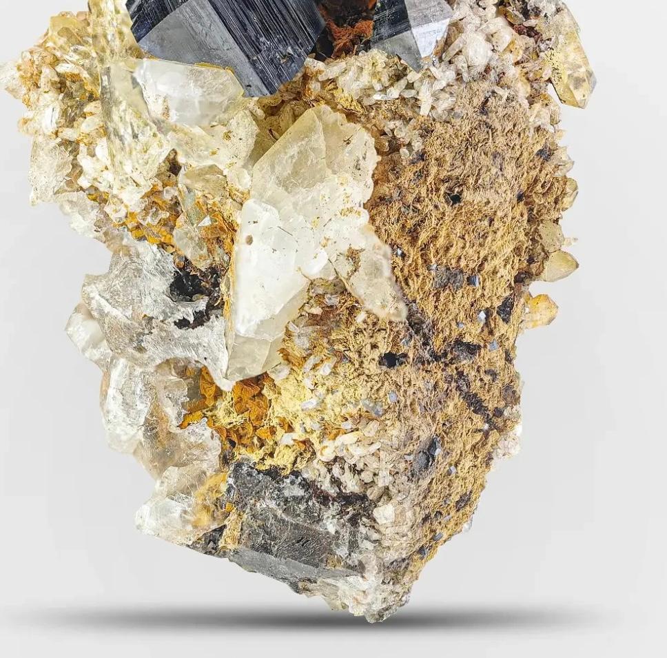 55 gramos de magnífico grupo de cristales de anatasa de brillo metálico sobre matriz procedentes de Pakistán Estilo Adán en venta
