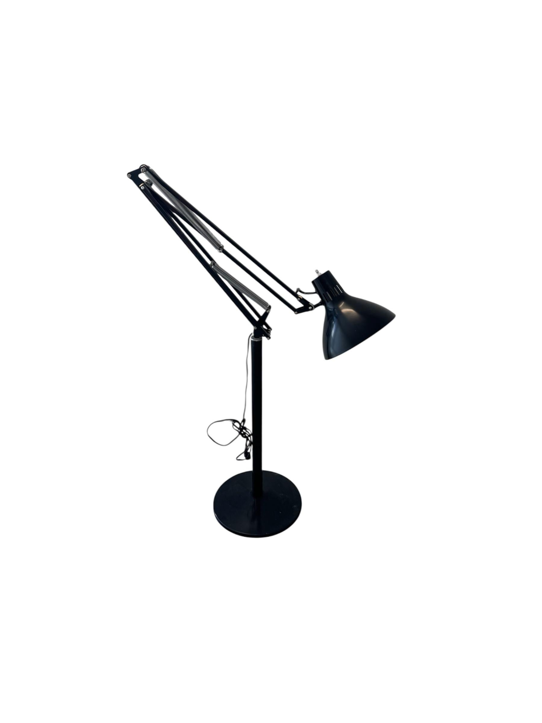 Metà XX secolo Lampada da terra 55
