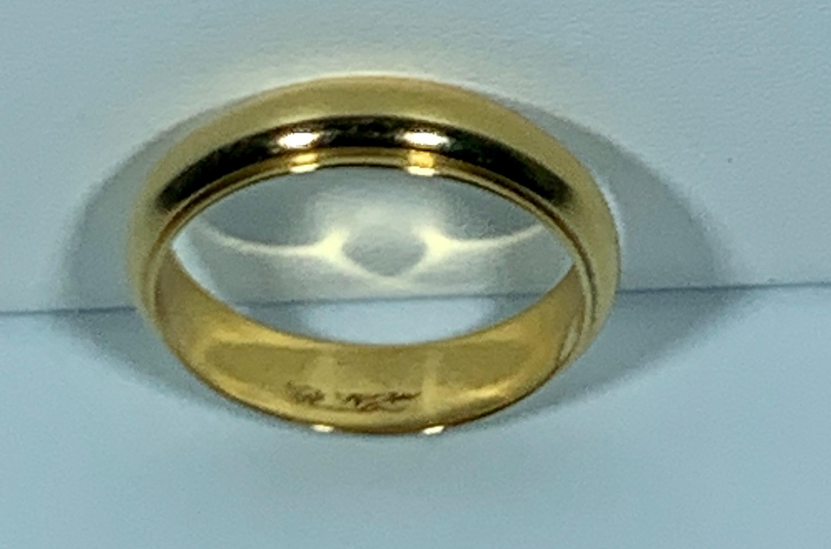 14 Karat Gold Wedding Band, Domed with Step-Down Edge 6 Grams For Sale 1