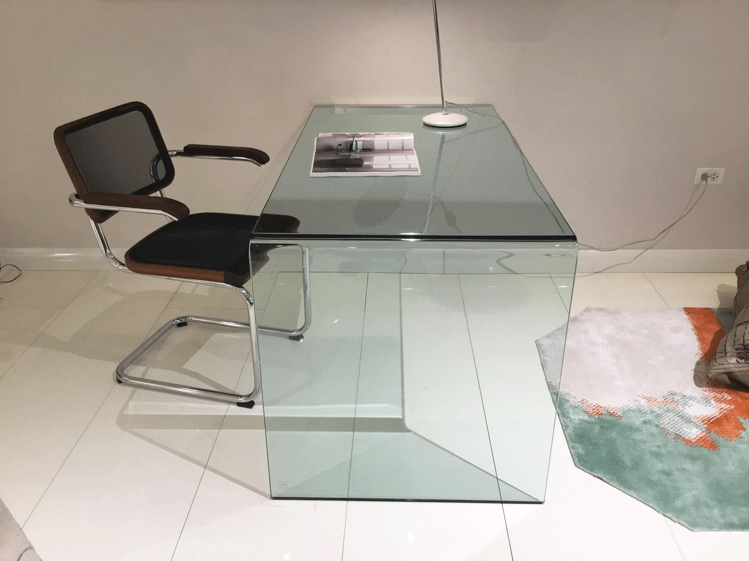 Rialto L Modern Wall-Mounted Glass Desk by Fiam In Excellent Condition In Chicago, IL