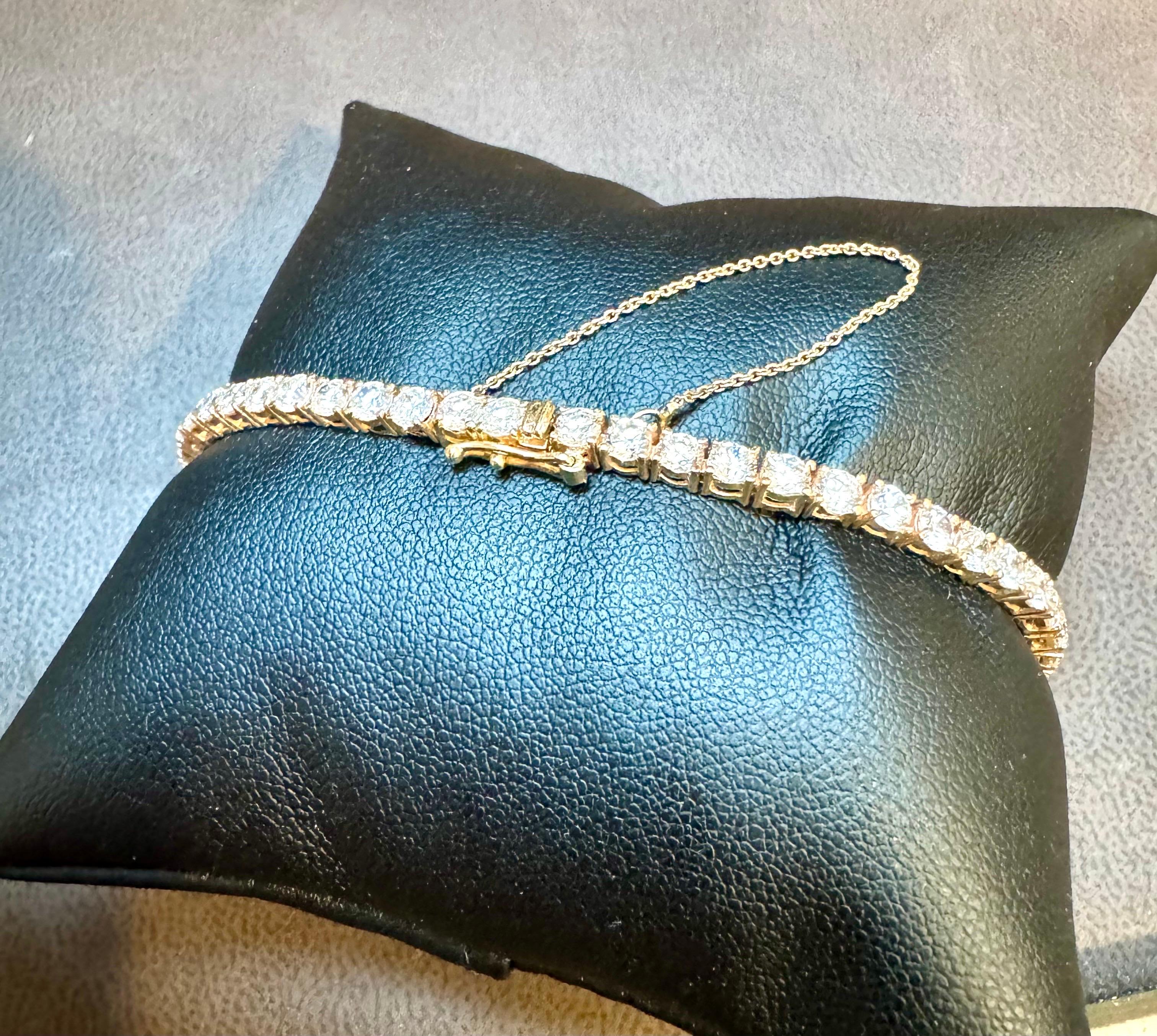 55 Diamants ronds 10-12 Pointer Chaque Bracelet de tennis en or jaune 14 K 6.0 Ct en vente 8