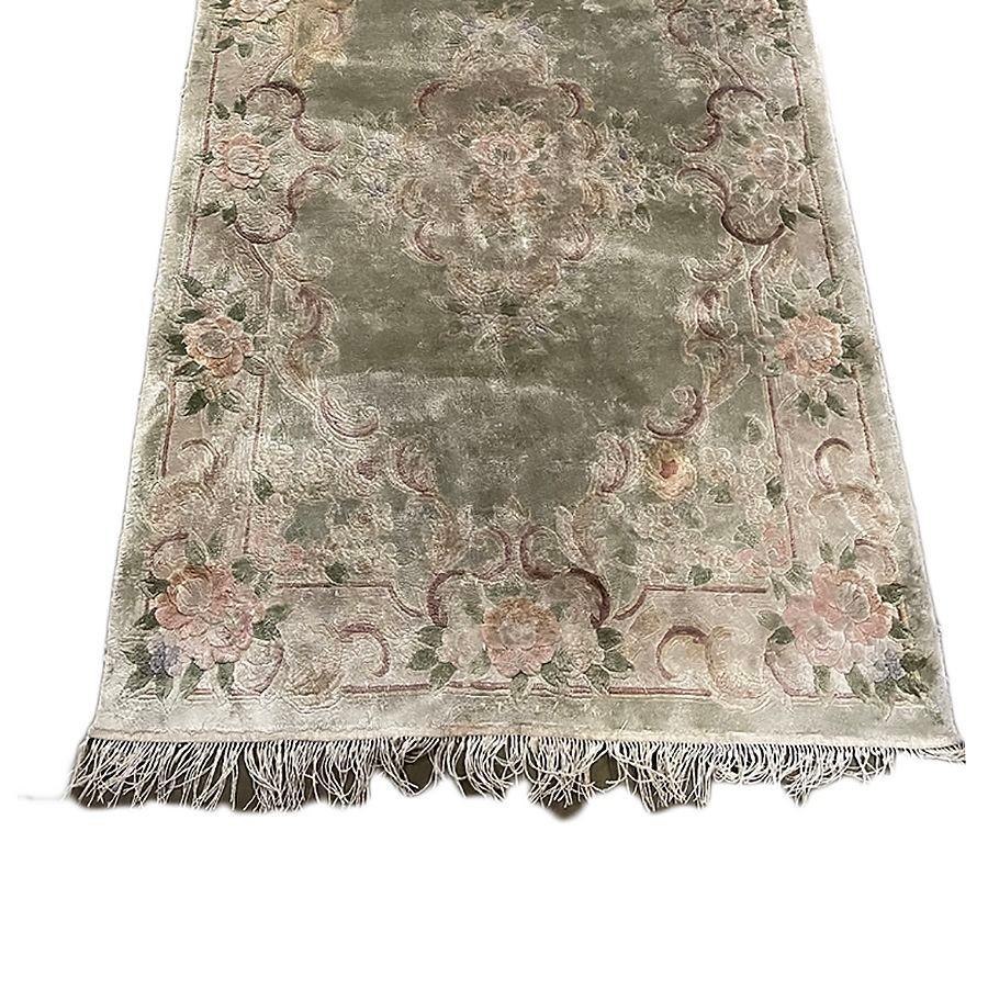 5.5' x 3.5' Deep Pile Taupe/ Green Floral Nepalese Wool/Cotton Area Rug In Excellent Condition For Sale In Van Nuys, CA