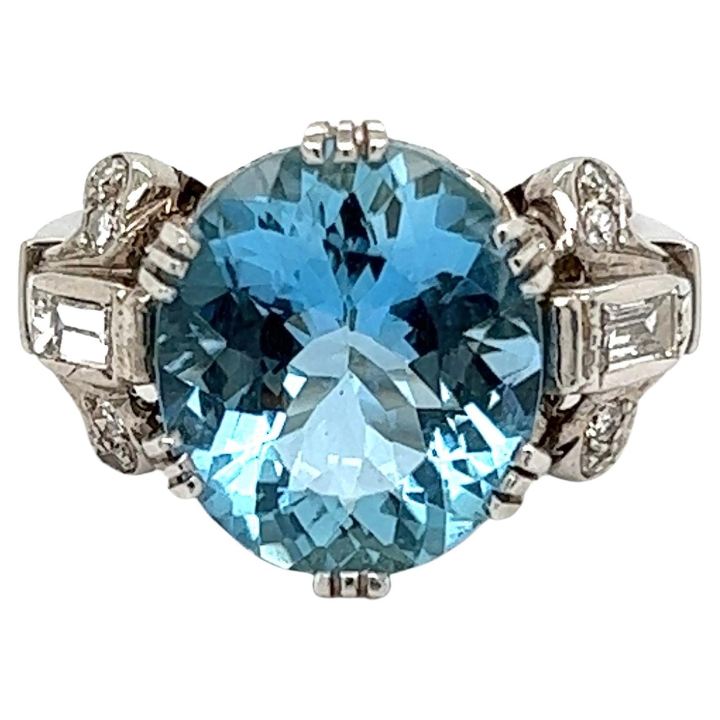 5.50 Carat Aquamarine and Diamond Late Art Deco Gold Ring Estate Fine Jewelry For Sale