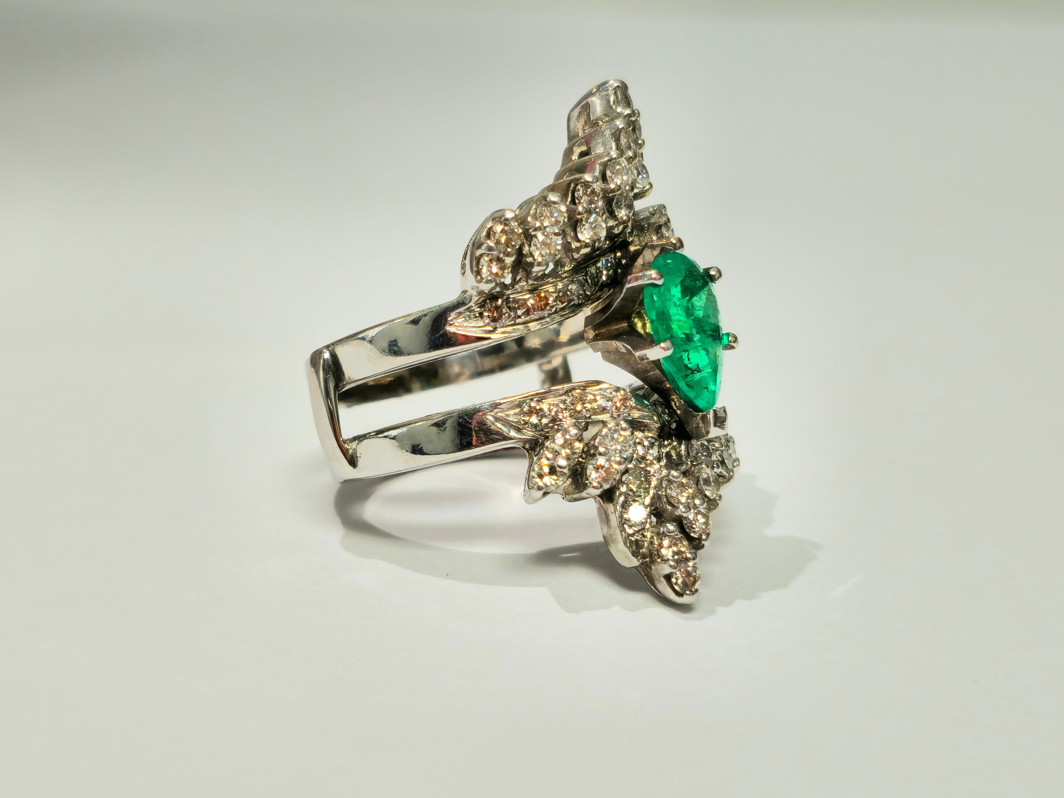 Art Deco 5.50 Carat Colombian Emerald Diamond Cocktail Ring For Sale
