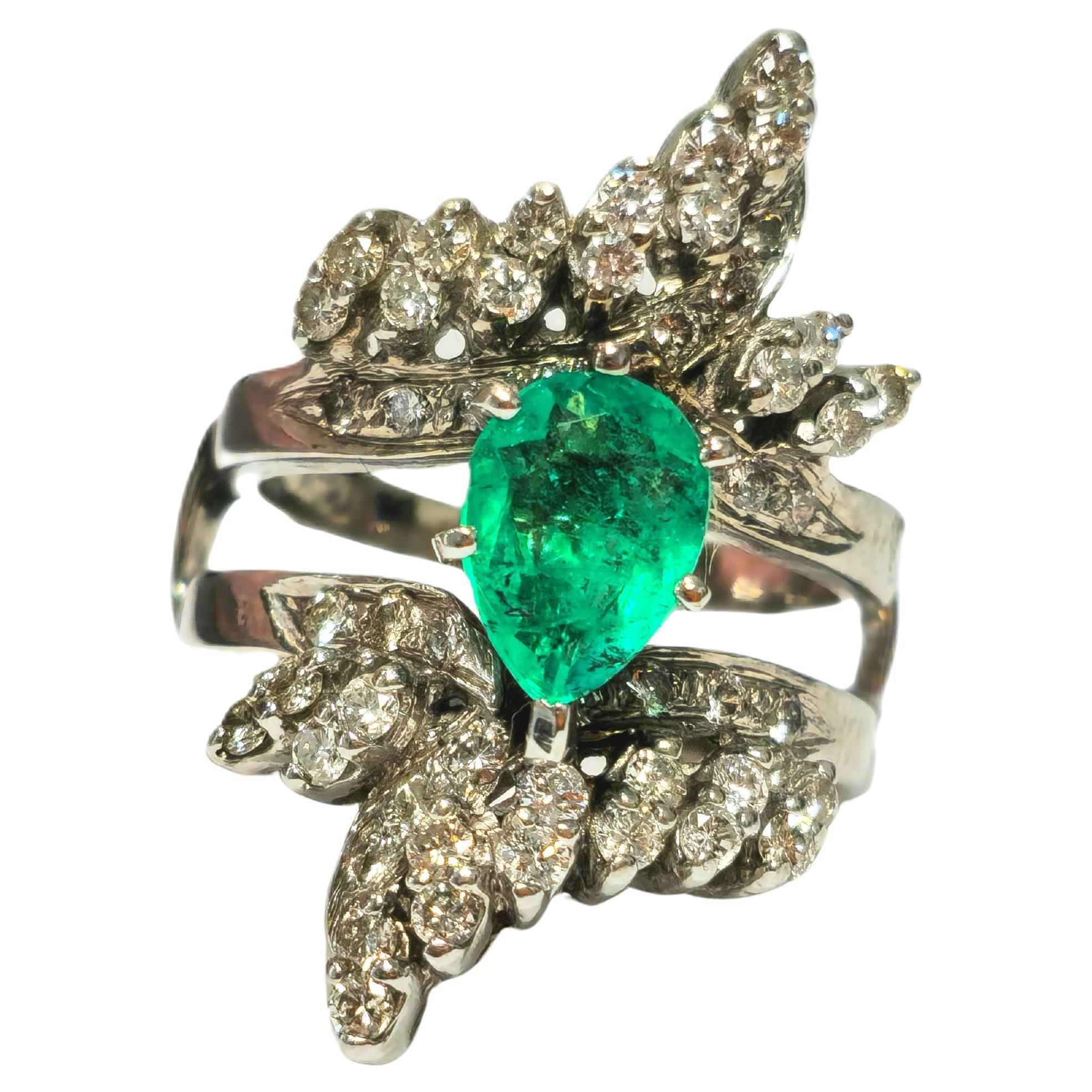 Anillo de Cóctel de Diamantes Esmeralda Colombiana de 5.50 Quilates