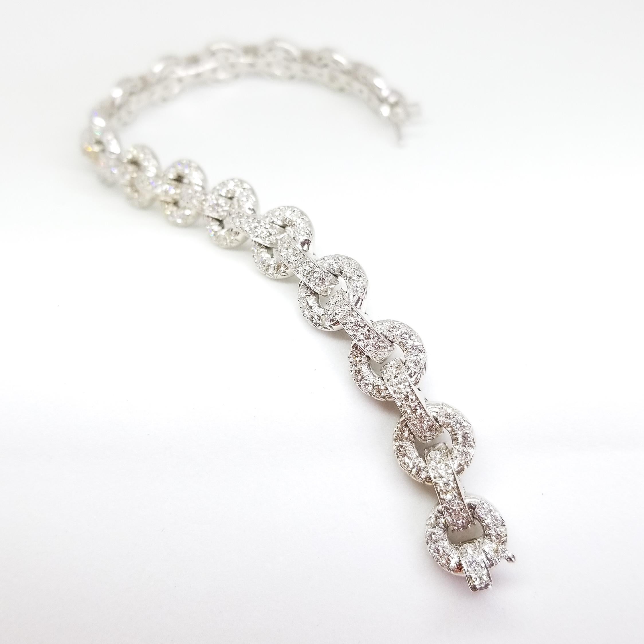 5.50 Carat Diamond Encrusted Circle & Bar Link Bracelet 18K White Gold For Sale 9