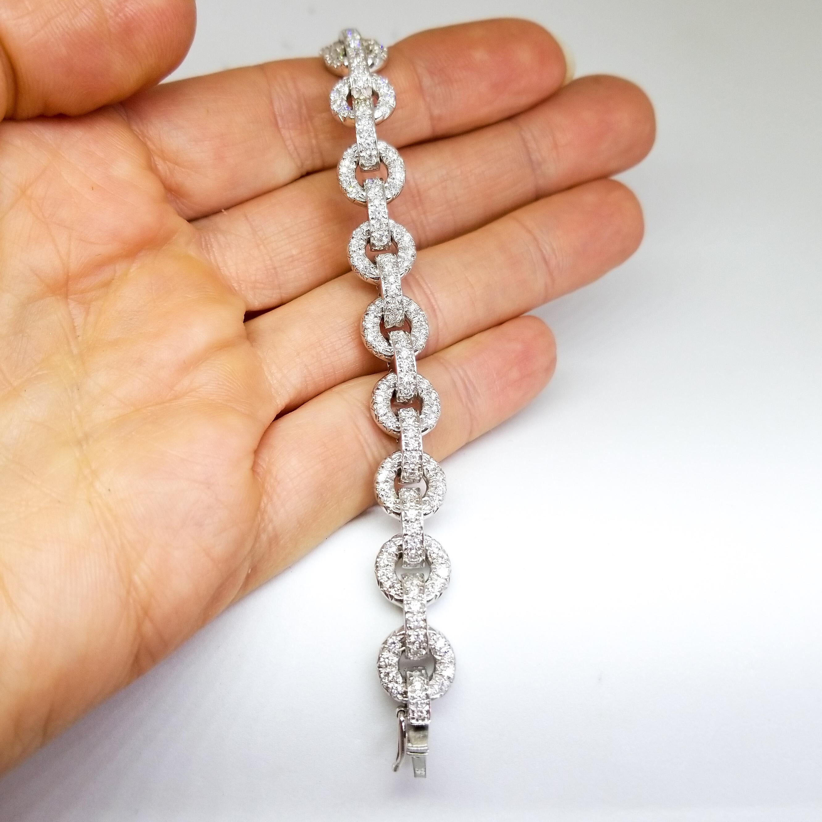 5.50 Carat Diamond Encrusted Circle & Bar Link Bracelet 18K White Gold For Sale 11