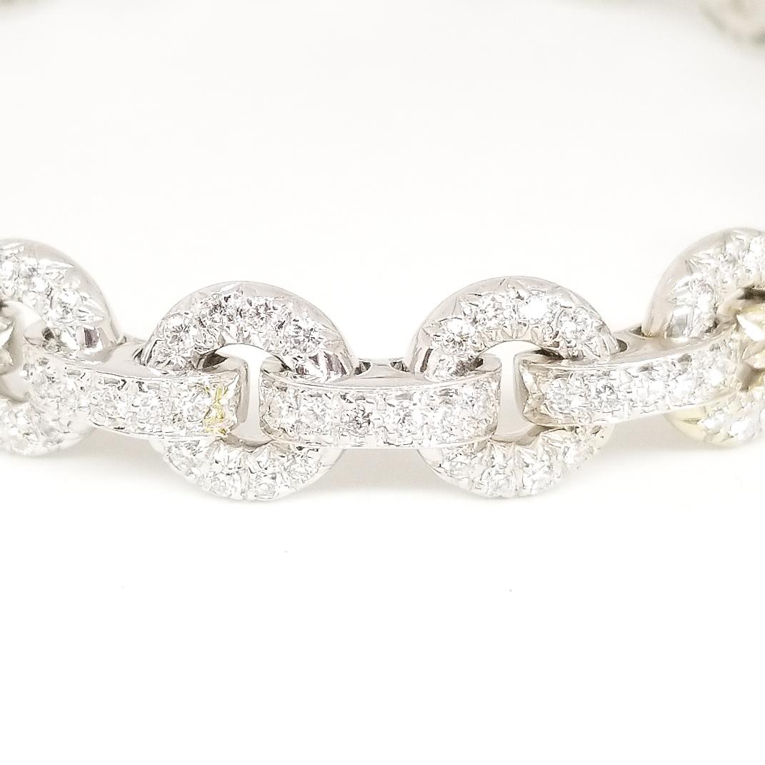5.50 Carat Diamond Encrusted Circle & Bar Link Bracelet 18K White Gold In New Condition For Sale In Lambertville , NJ