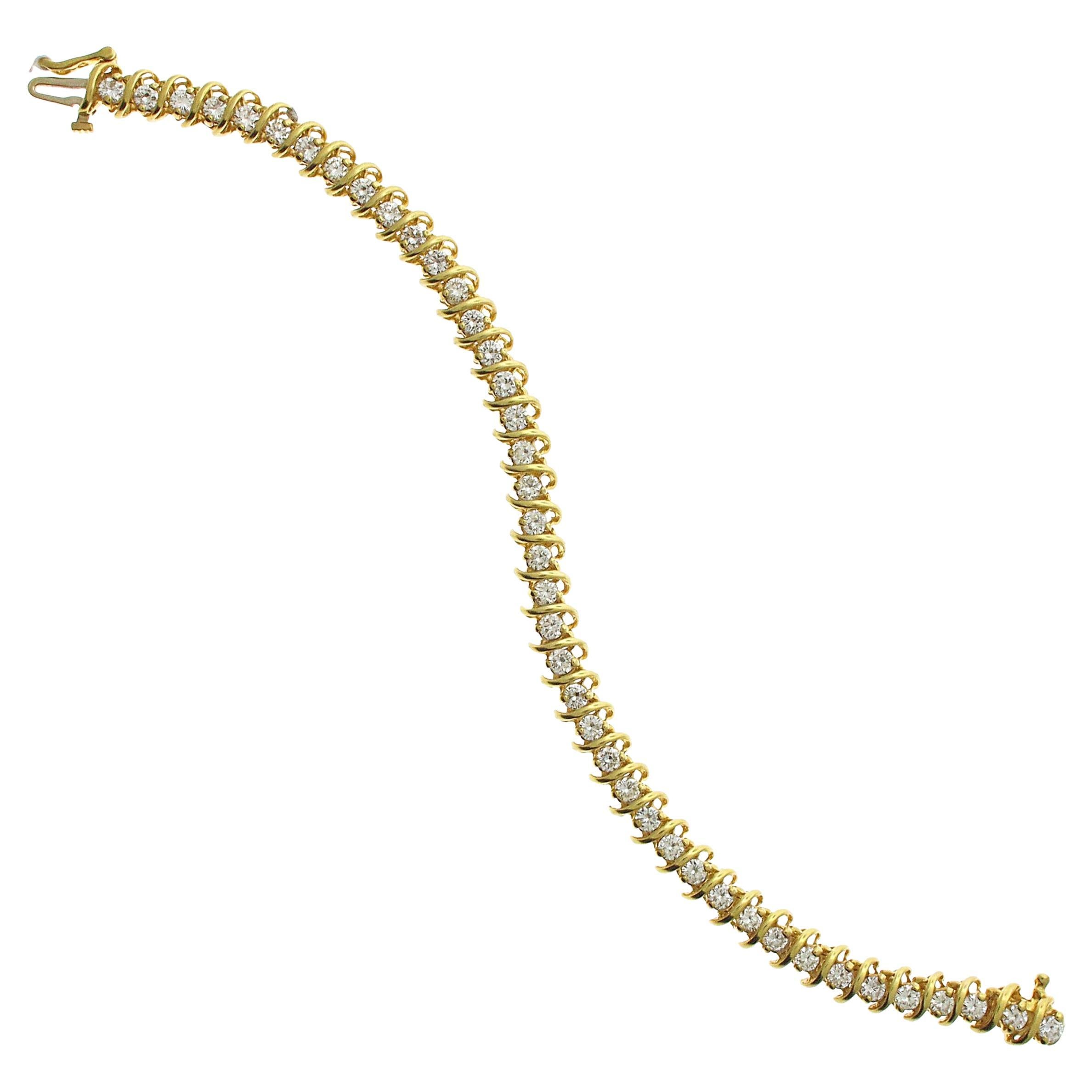 18 Karat Yellow Gold Round Diamond Tennis Bracelet For Sale