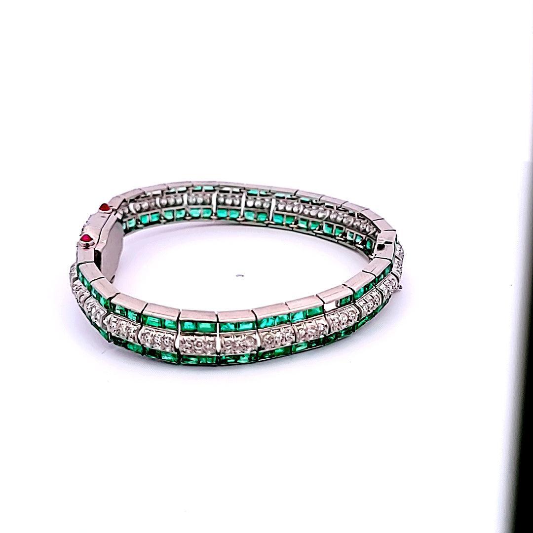 Title:
5.50 Carat Princess Cut Emerald 2.50 Carat Round Brilliant I VS1 Diamond Platinum Watches


Metal:
Platinum


Gemstone 1:
2.5 Carat Diamond


Number of Stones:
218


Color:
I


Clarity:
VS1


Shape:
Round Brilliant


Gemstone 2:
5.5 Carat