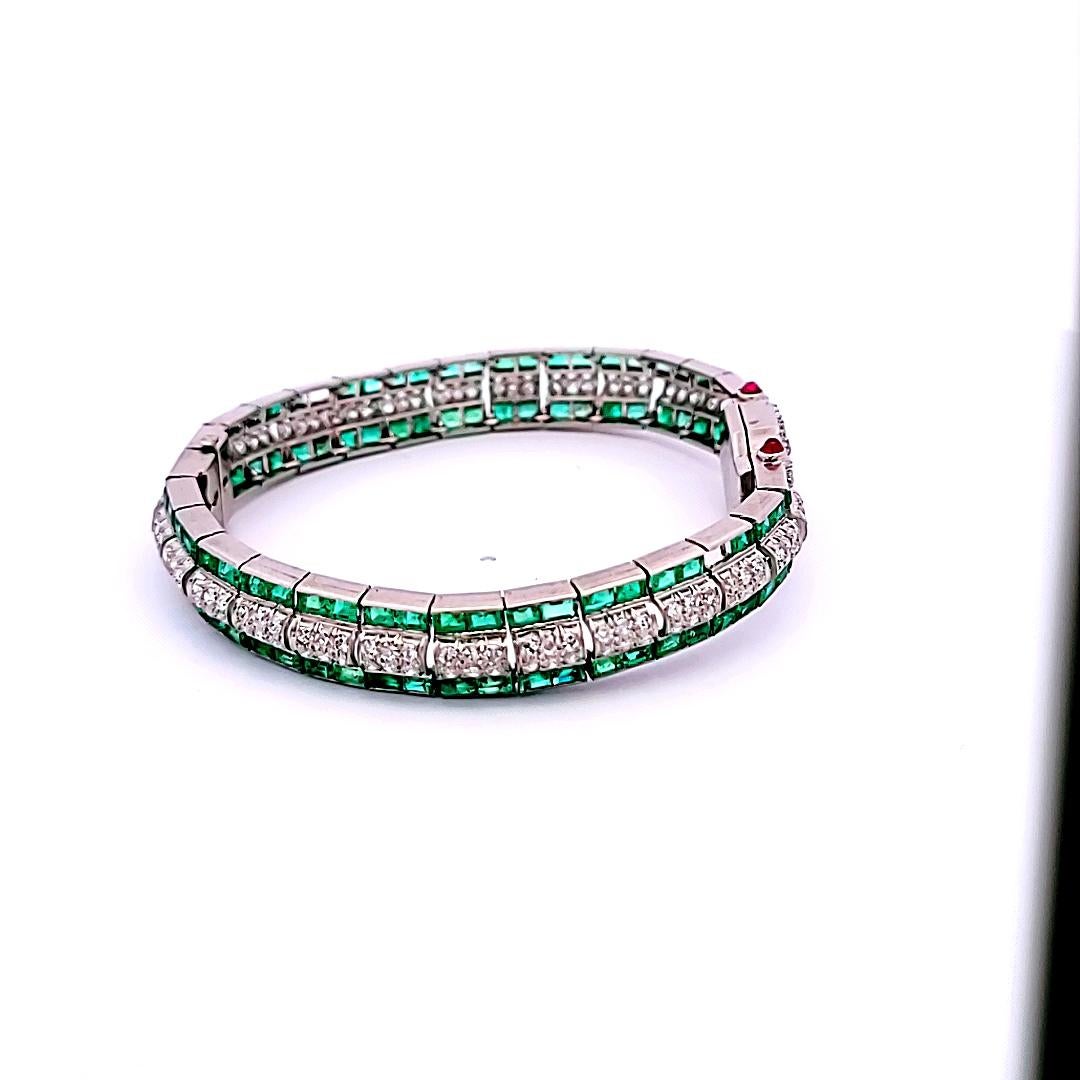 5.50 Carat Emerald 2.50 Carat Round Brilliant Diamond Platinum Watch Bracelet For Sale 4