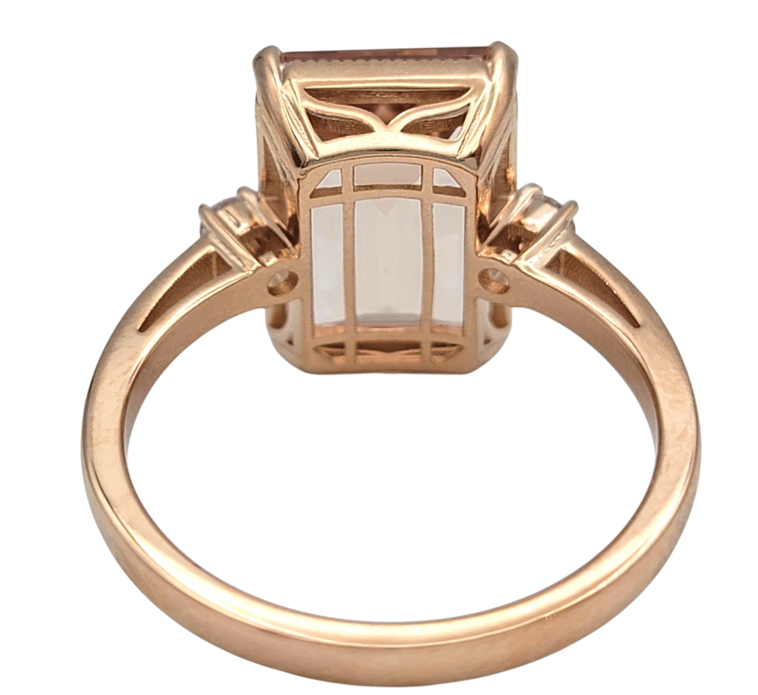 5,50 Karat Morganit-Ring mit Smaragdschliff und Diamant-Akzenten aus 14 Karat Roségold im Angebot 1