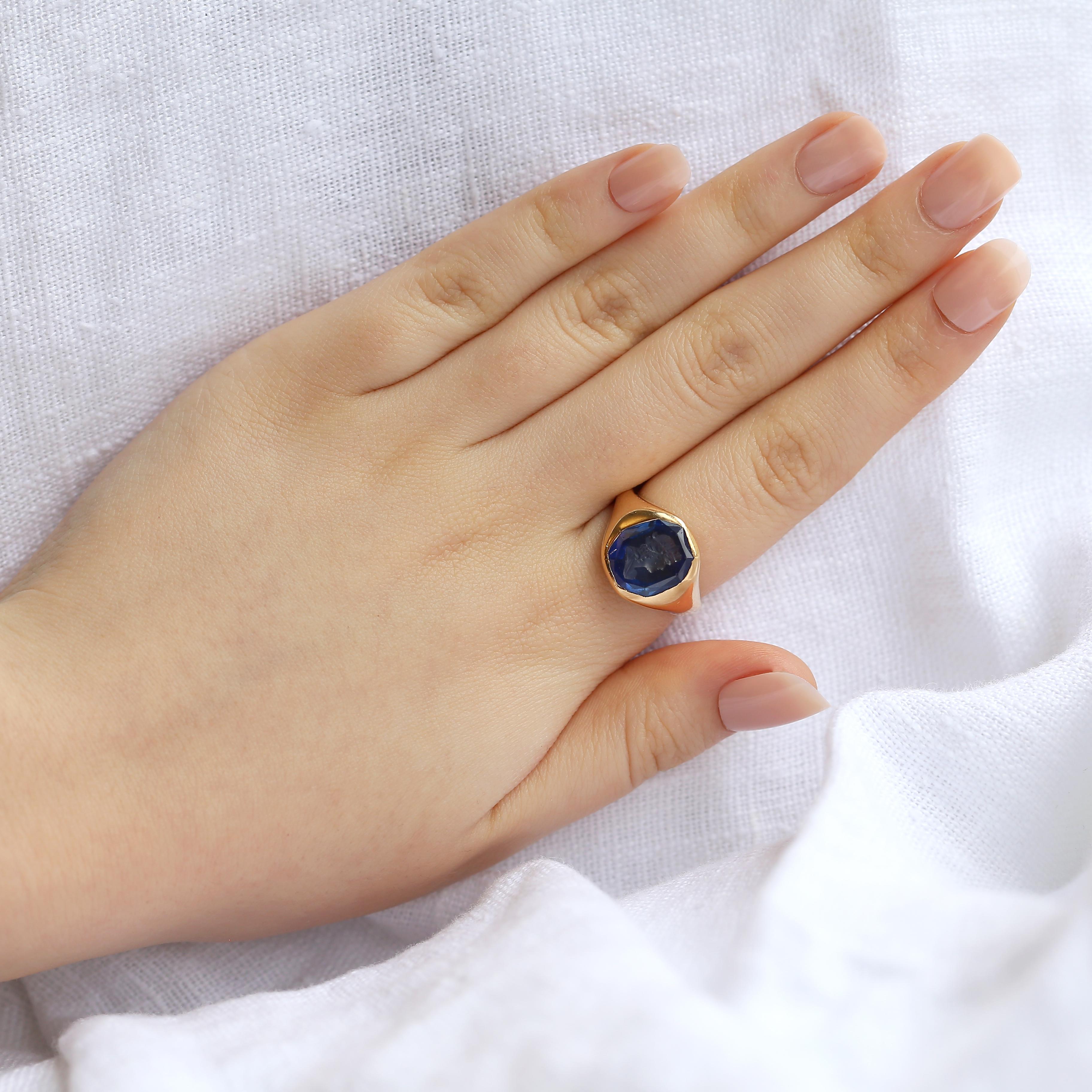 Women's or Men's 5.50 Carat Natural Ceylon Sapphire Intaglio Signet Ring For Sale