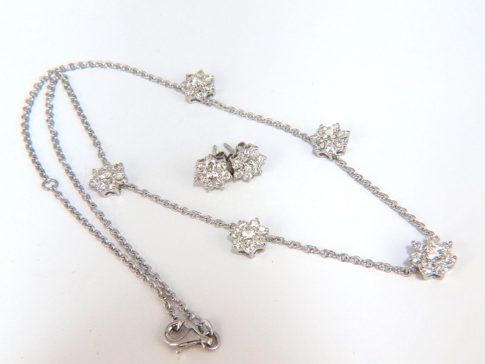 5.50 Carat Natural Diamonds Floating Cluster Earrings Necklace Suite 18 Karat In New Condition For Sale In New York, NY