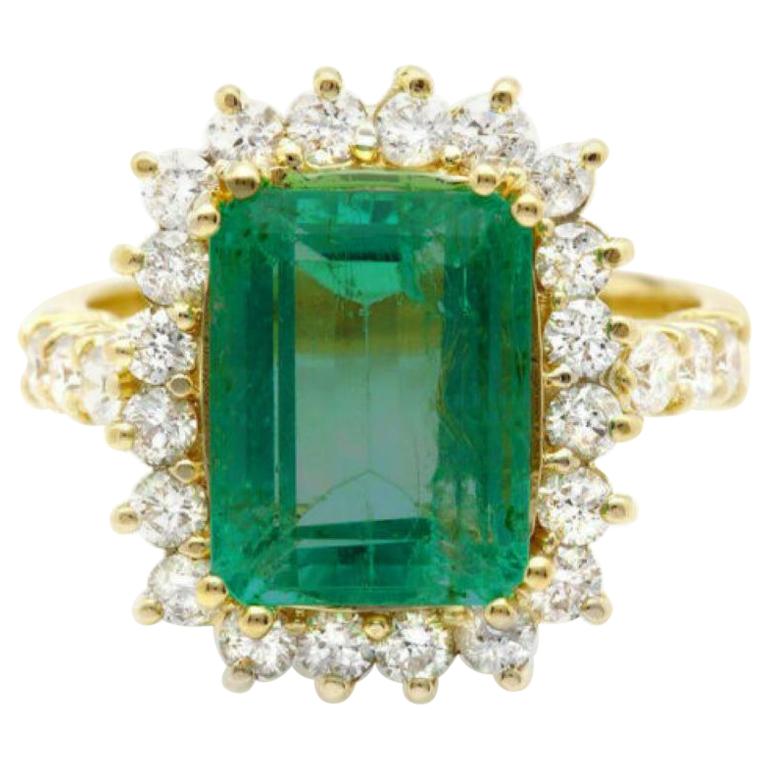 5.50 Carat Natural Emerald and Diamond 14 Karat Solid Yellow Gold Ring For Sale