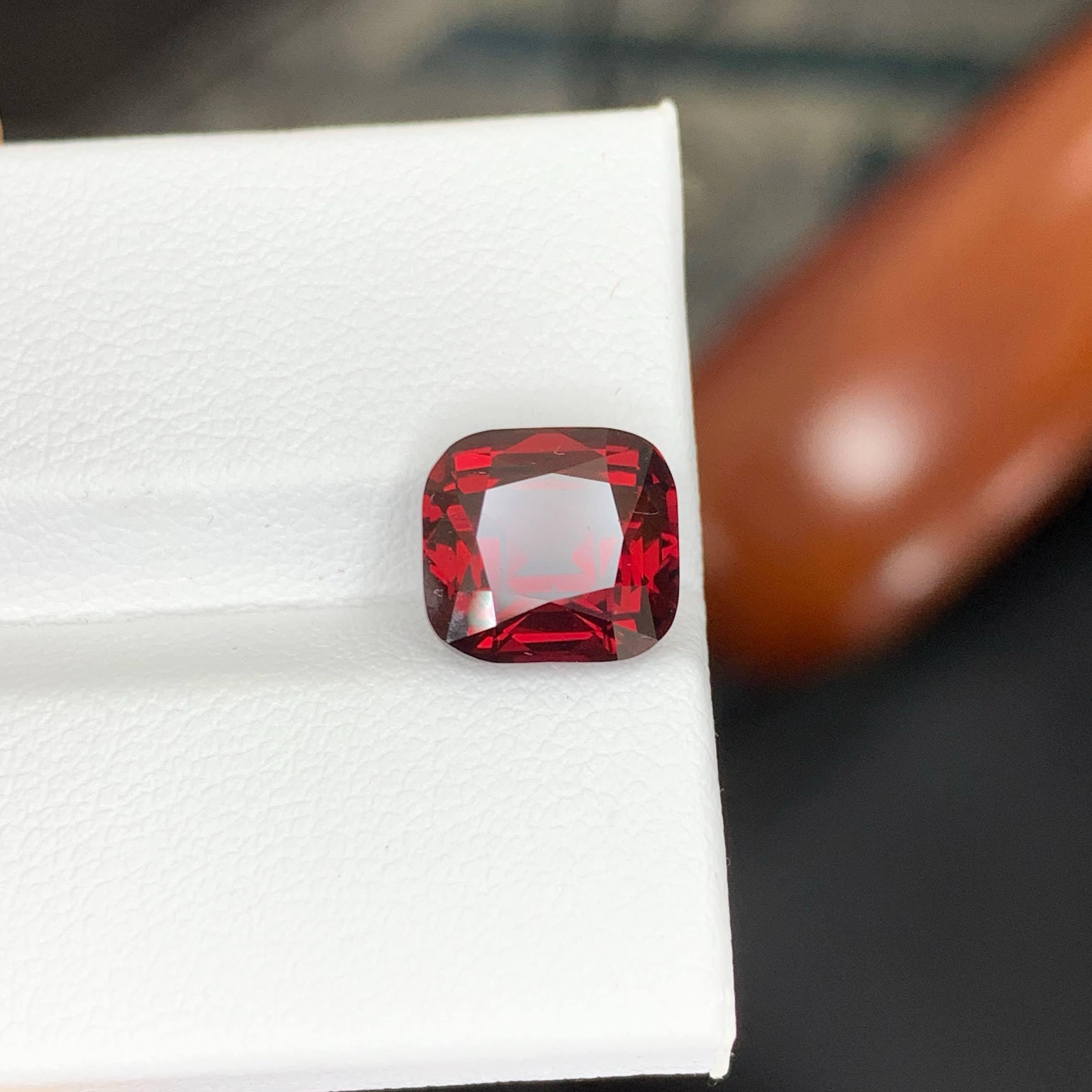 5.50 Carat Natural Loose Bright Red Garnet Stone Cushion Cut African Gemstone (pierre précieuse africaine) en vente 4