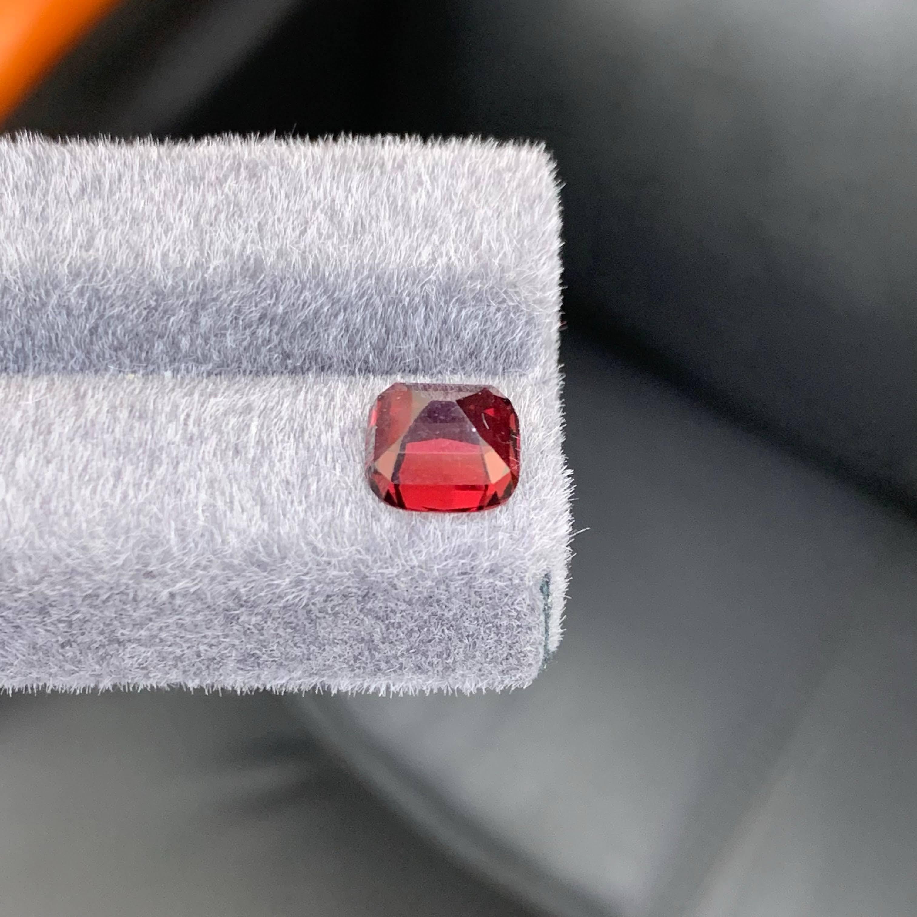 5.50 Carat Natural Loose Bright Red Garnet Stone Cushion Cut African Gemstone (pierre précieuse africaine) Neuf - En vente à Bangkok, TH