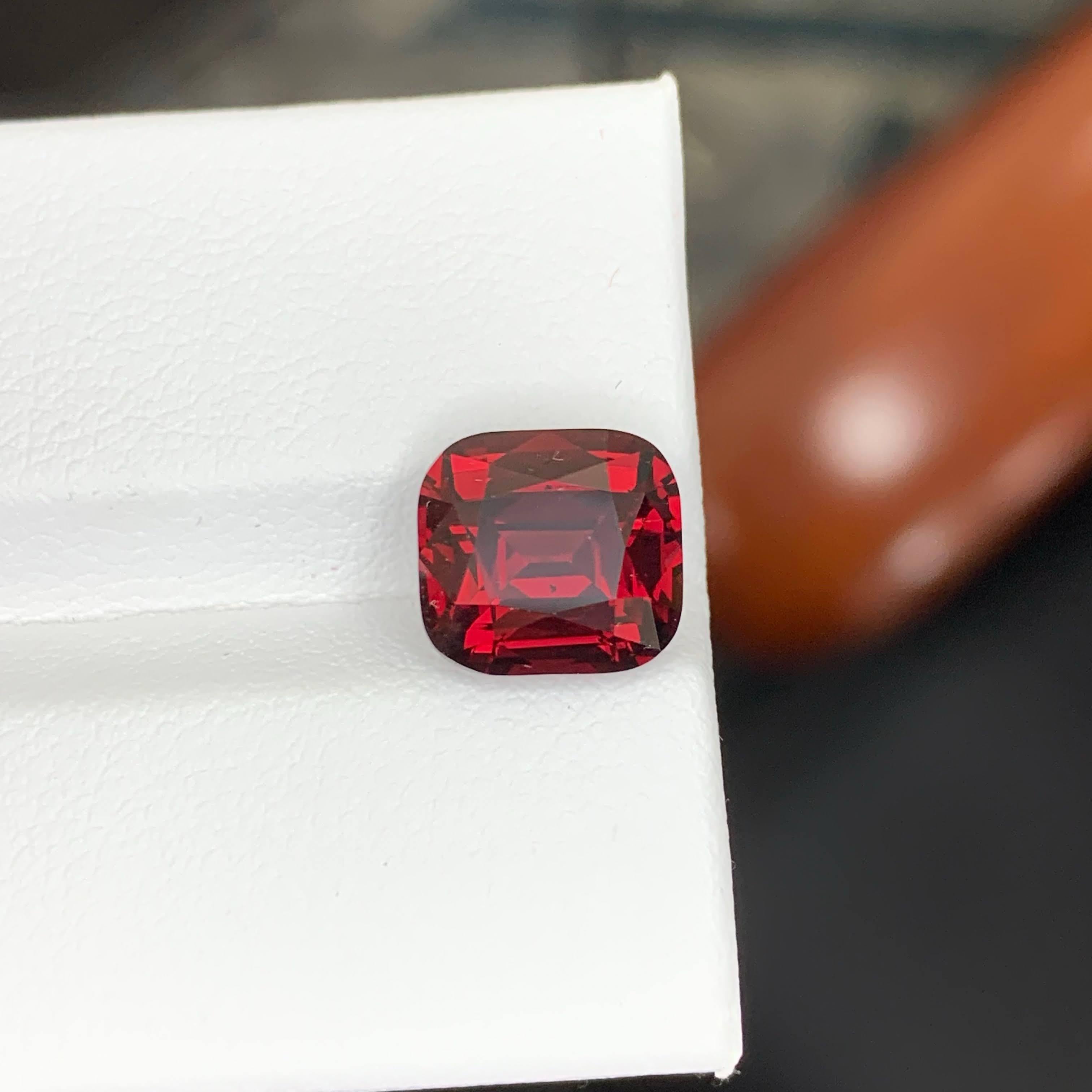 5.50 Carat Natural Loose Bright Red Garnet Stone Cushion Cut African Gemstone (pierre précieuse africaine) en vente 3
