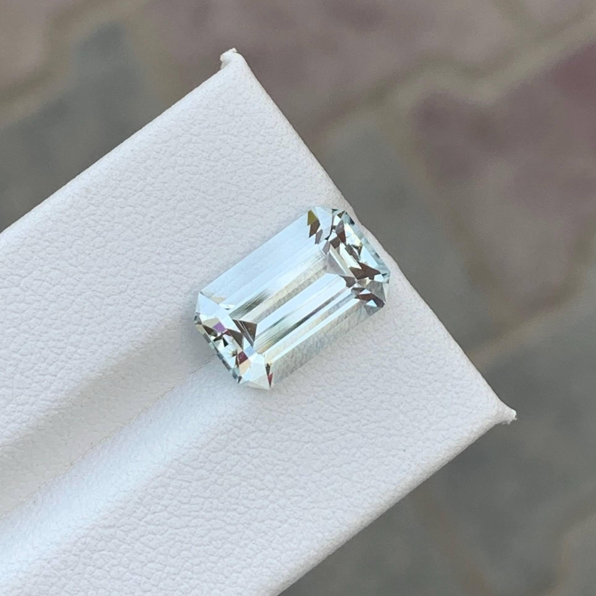 5.50 Karat Natürlicher loser hellblauer Aquamarin Smaragdschliff Pakistanischer Edelstein im Angebot 2