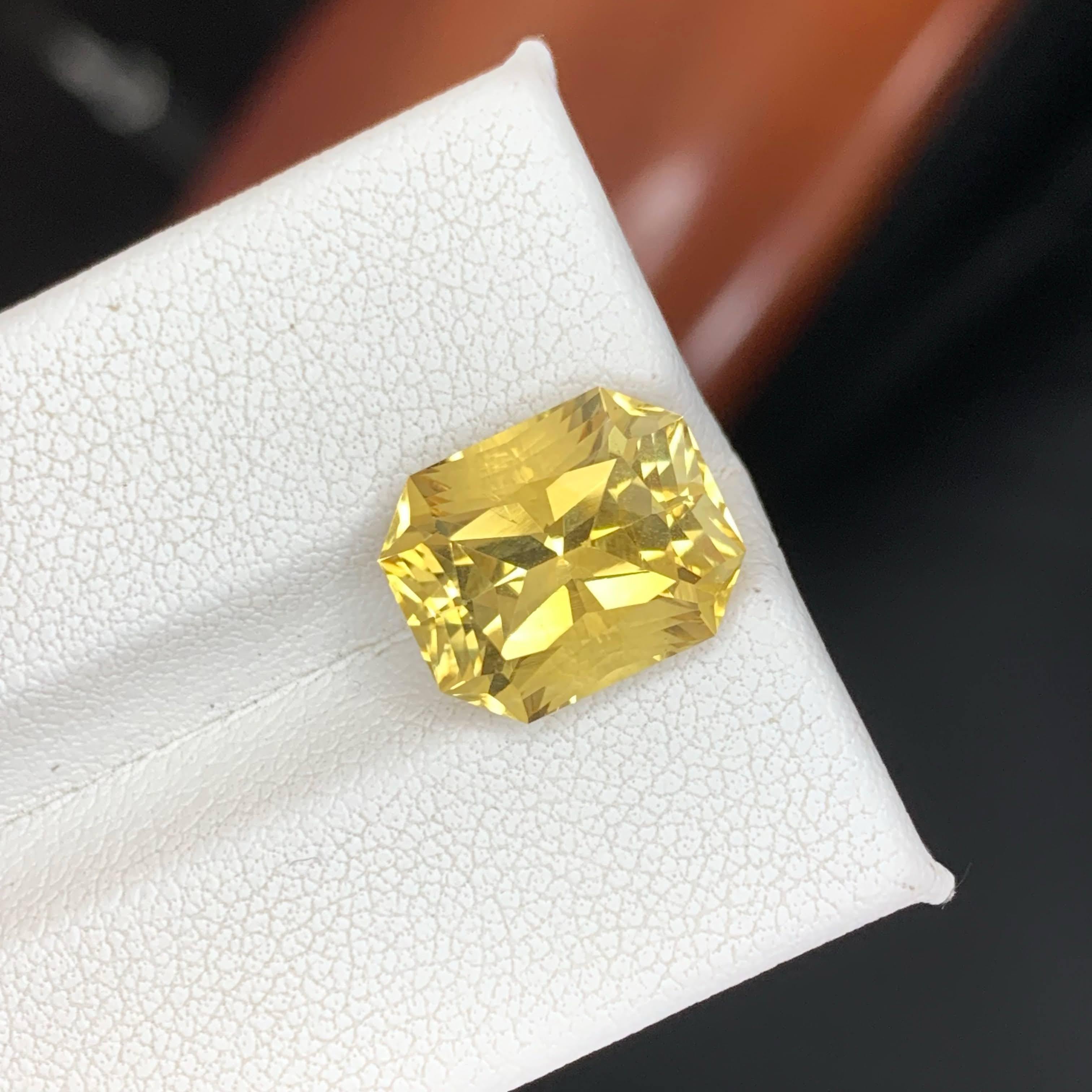 Modern 5.50 Carat Natural Loose Yellow Golden Citrine Custom Cut Brazilian Gemstone For Sale