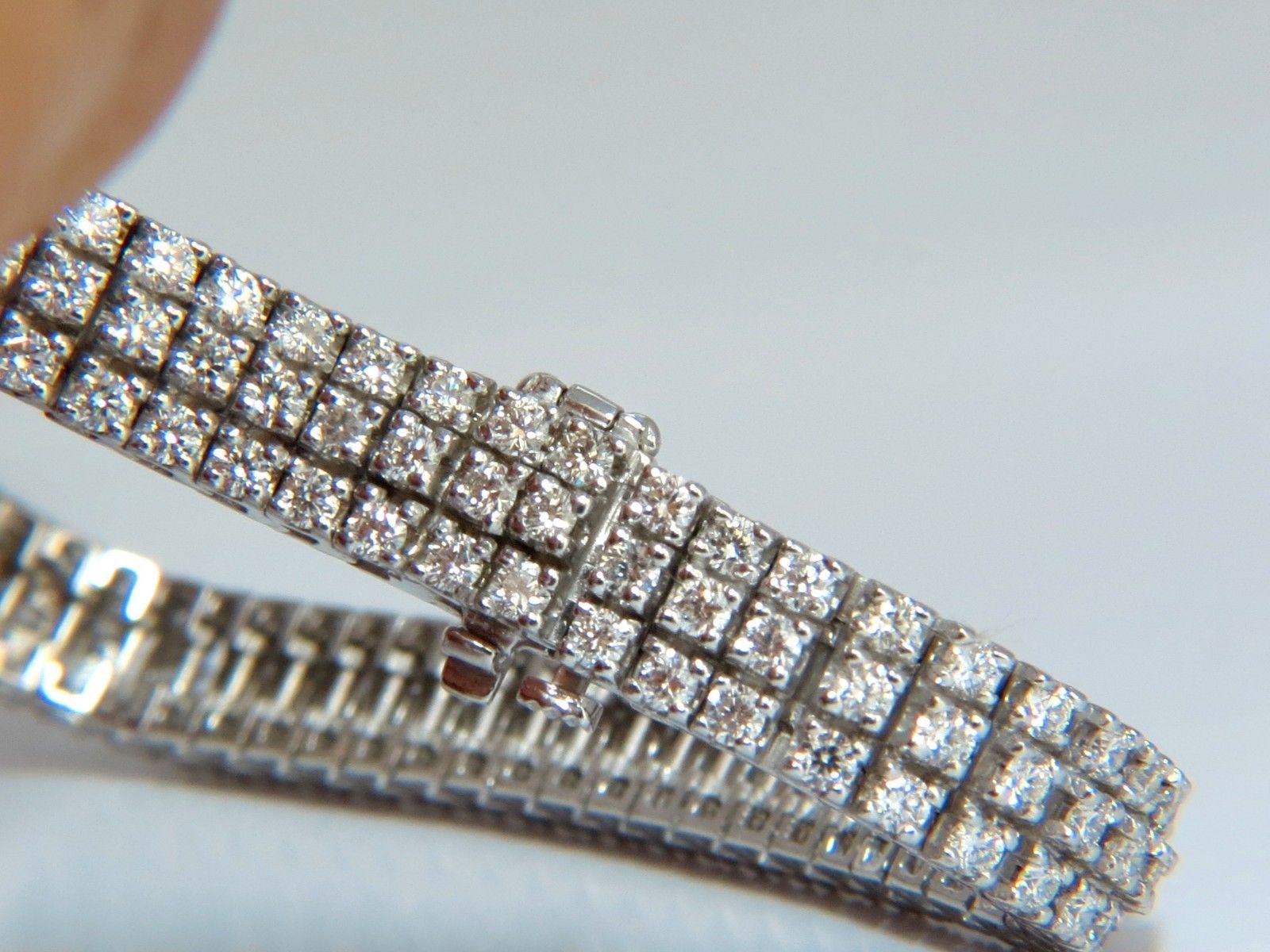 Bracelet tennis à trois rangées de diamants ronds brillants naturels de 5,50 carats en or 14 carats en vente 1